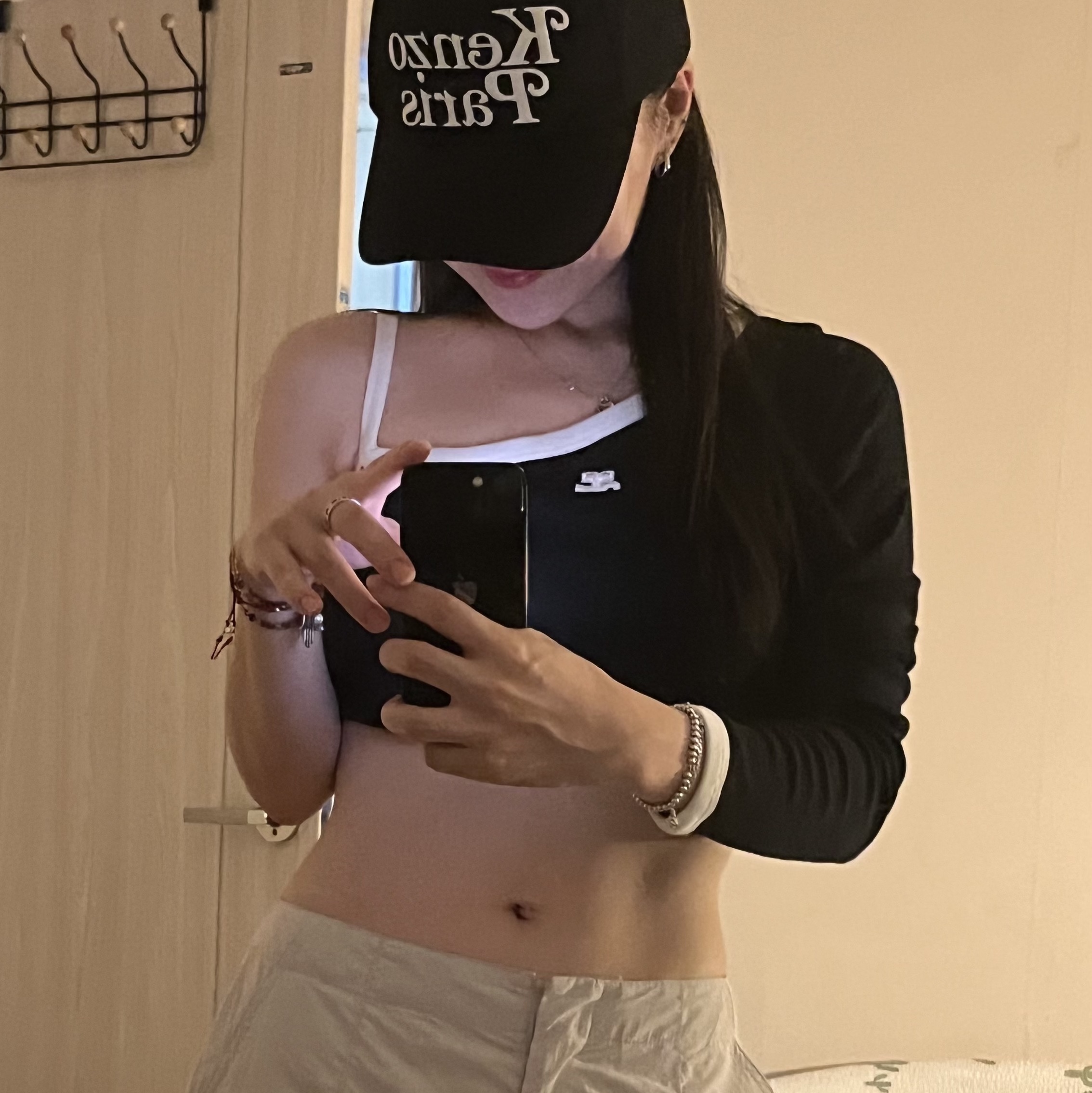 Kenzo x Verdy Paris Cap Black, Heaven by Marc Jacobs Friendship Necklace Set Silver Ox (Set of 2) 착용 스타일 - 3