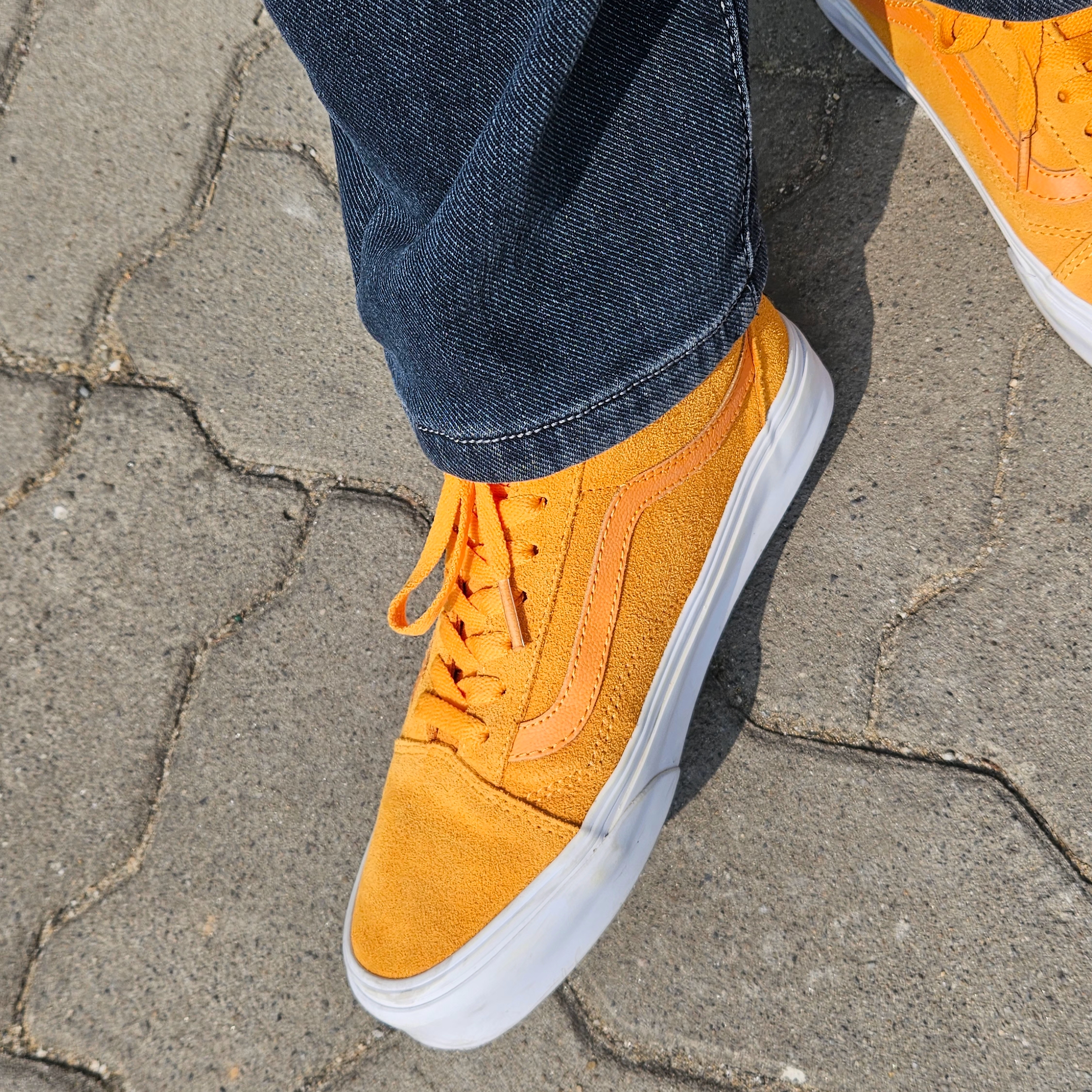 Vans Old Skool Vintage Sudan Brown 착용 스타일 - 7
