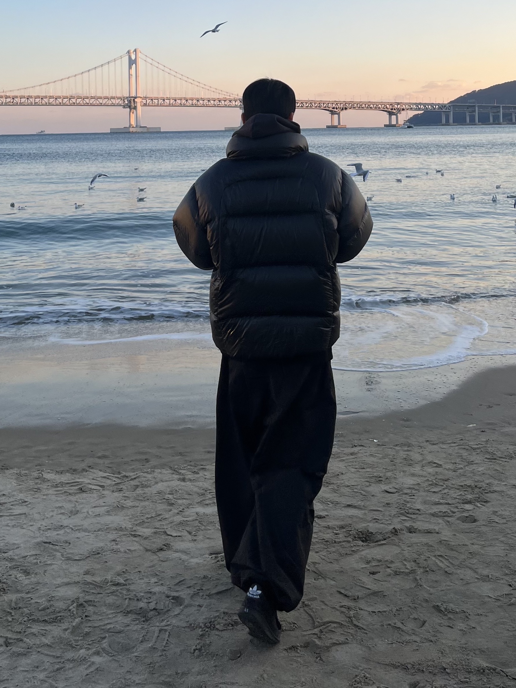 Heritage Floss Crest Merino Wool Cardigan Forest Green, Amomento Mens Cotton Nylon Fatigue Pants Black - 24FW 착용 스타일 - 5