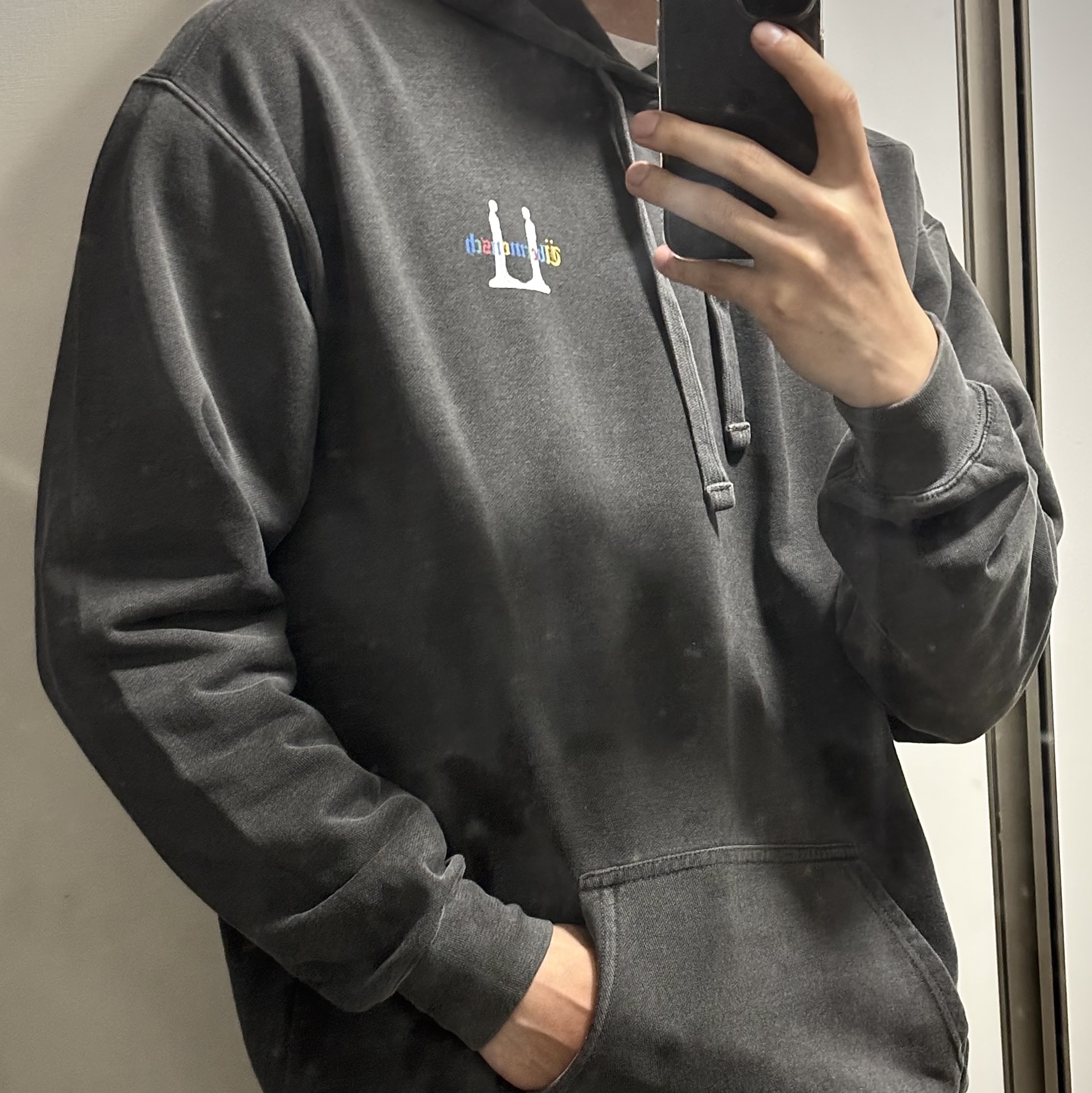 G-DRAGON Ubermensch Hoodie Charcoal 착용 스타일
