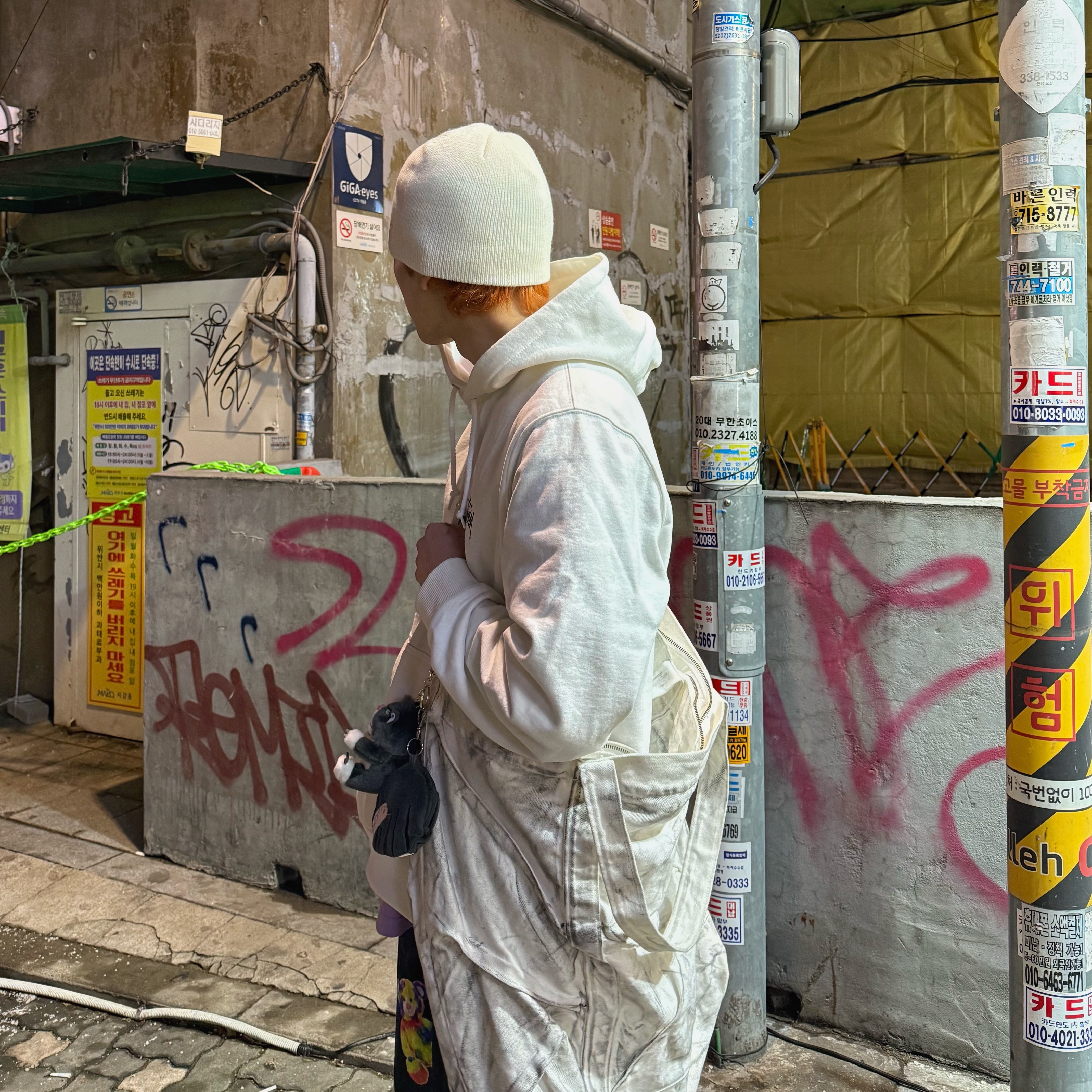 Stussy Basic Stussy Hoodie White 2022, Nike x Peaceminusone Air Force 1 Low Para-Noise 착용 스타일 - 4
