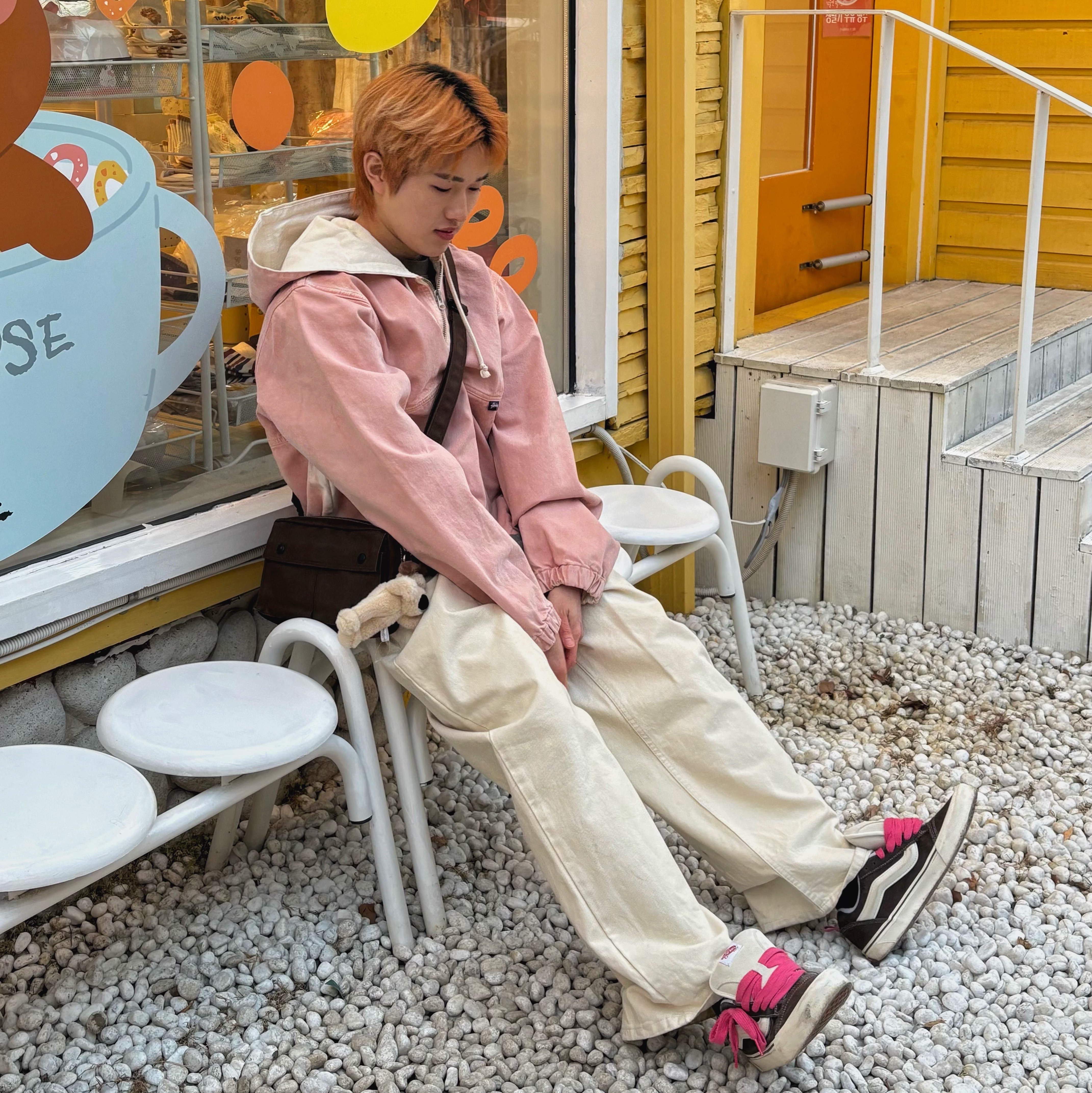 Stussy Spray Dye Hooded Work Jacket Faded Pink, Porter Smoky 2Way Shoulder Bag Brown 착용 스타일 - 5