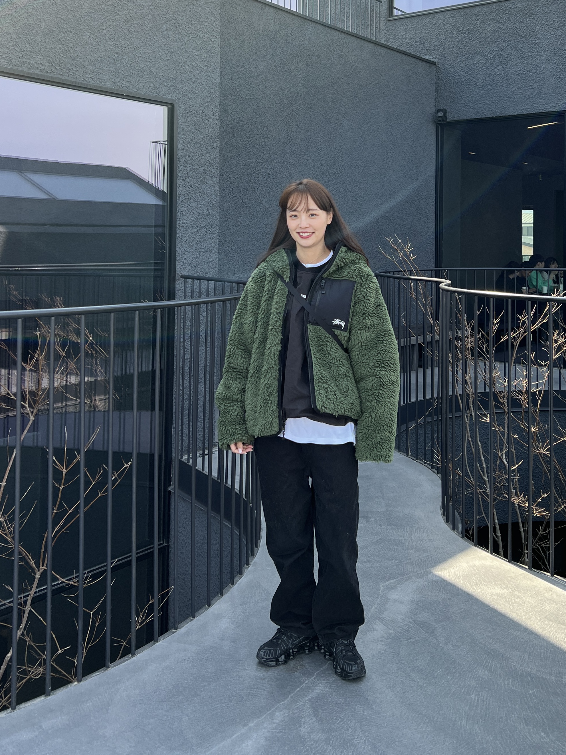 Stussy Sherpa Jacket Olive, (W) Nike Shox TL Black and Max Orange 착용 스타일 - 6