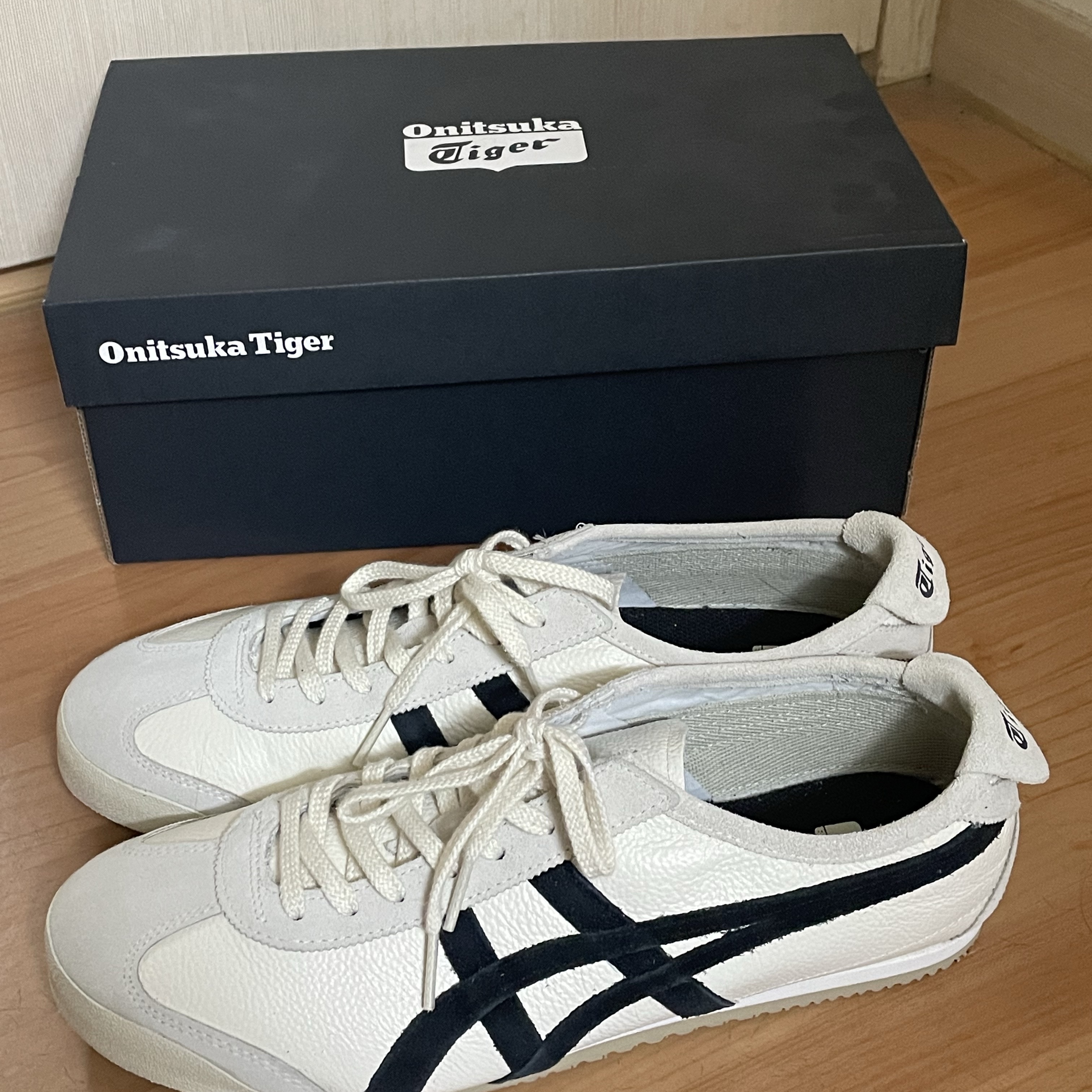 Onitsuka Tiger Mexico 66 Vintage White Black 착용 스타일