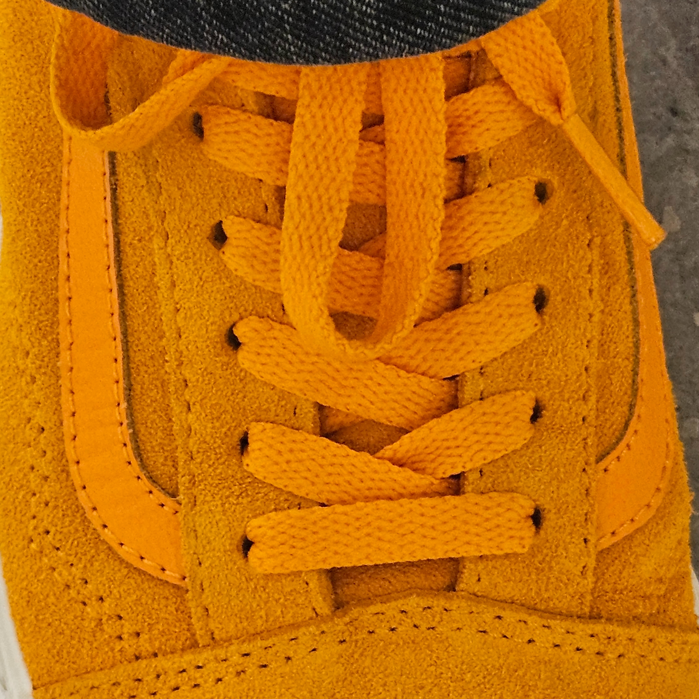 Vans Old Skool Vintage Sudan Brown 착용 스타일 - 1