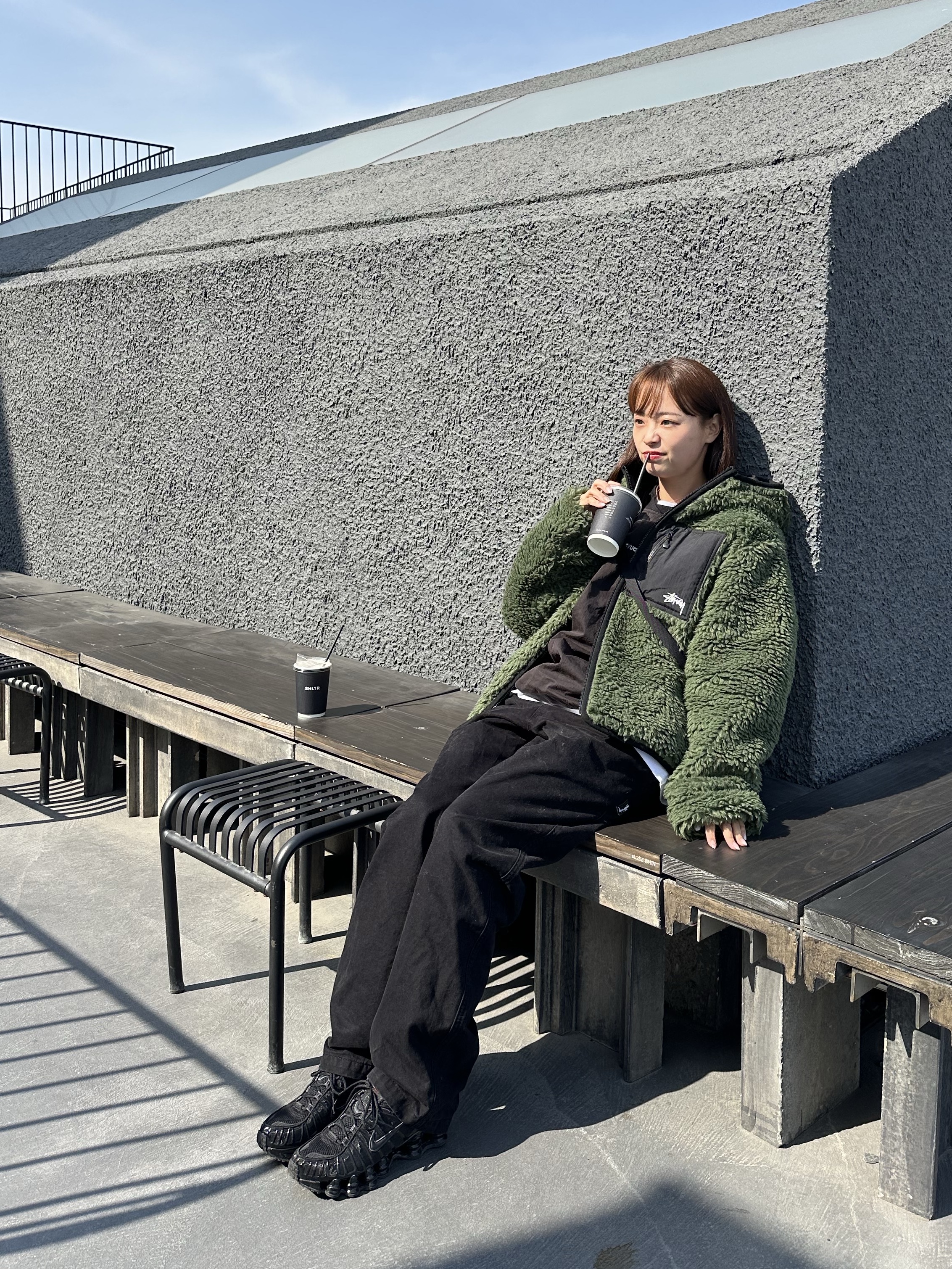 Stussy Sherpa Jacket Olive, (W) Nike Shox TL Black and Max Orange 착용 스타일 - 2