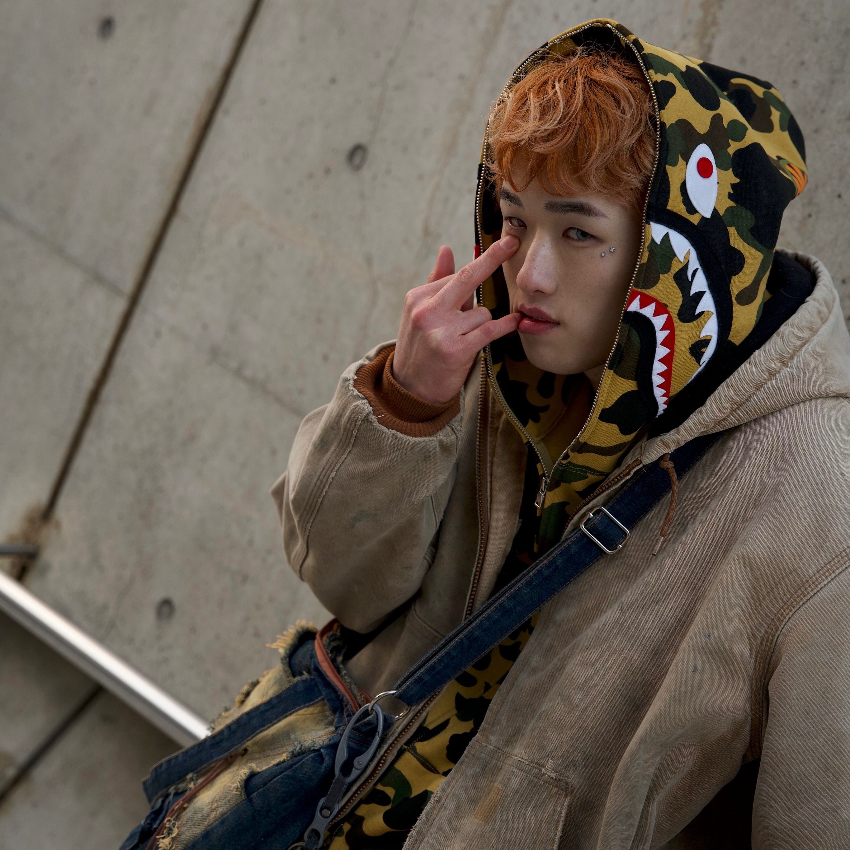 BAPE 1st Camo Shark Full Zip Hoodie Yellow, Project G/R Layered Cargo Denim Pants Blue Camo 착용 스타일 - 4