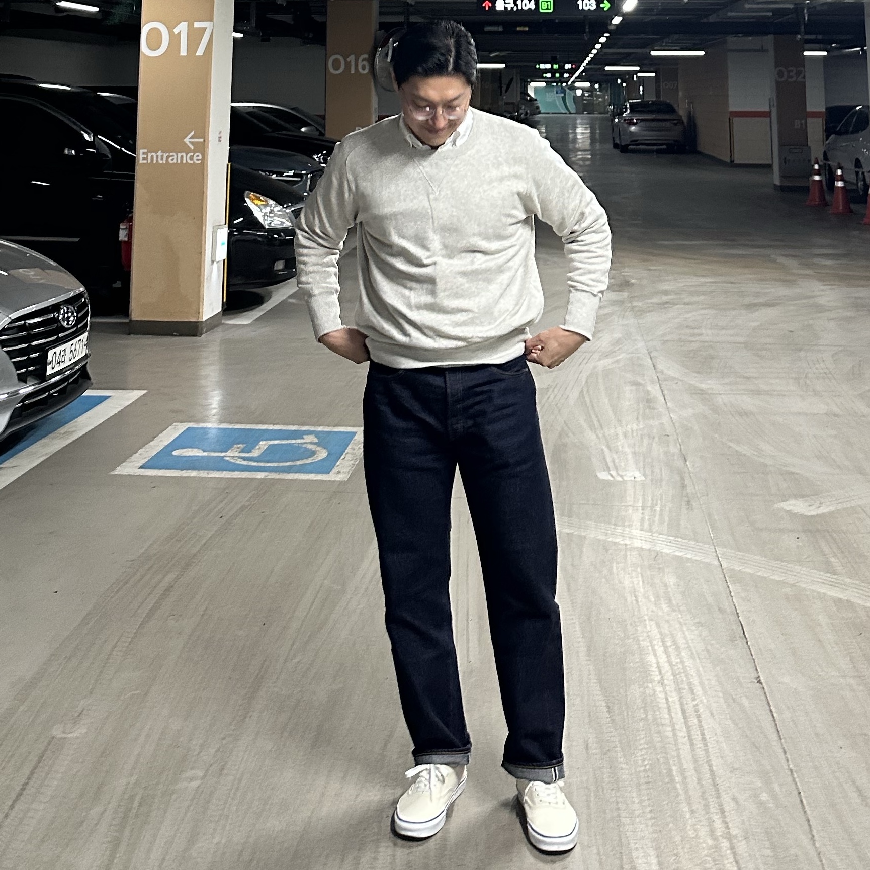 LVC 1955 501 Rigid Cotton Jean Dark Indigo, Vans Vault OG Authentic LX Classic White 착용 스타일