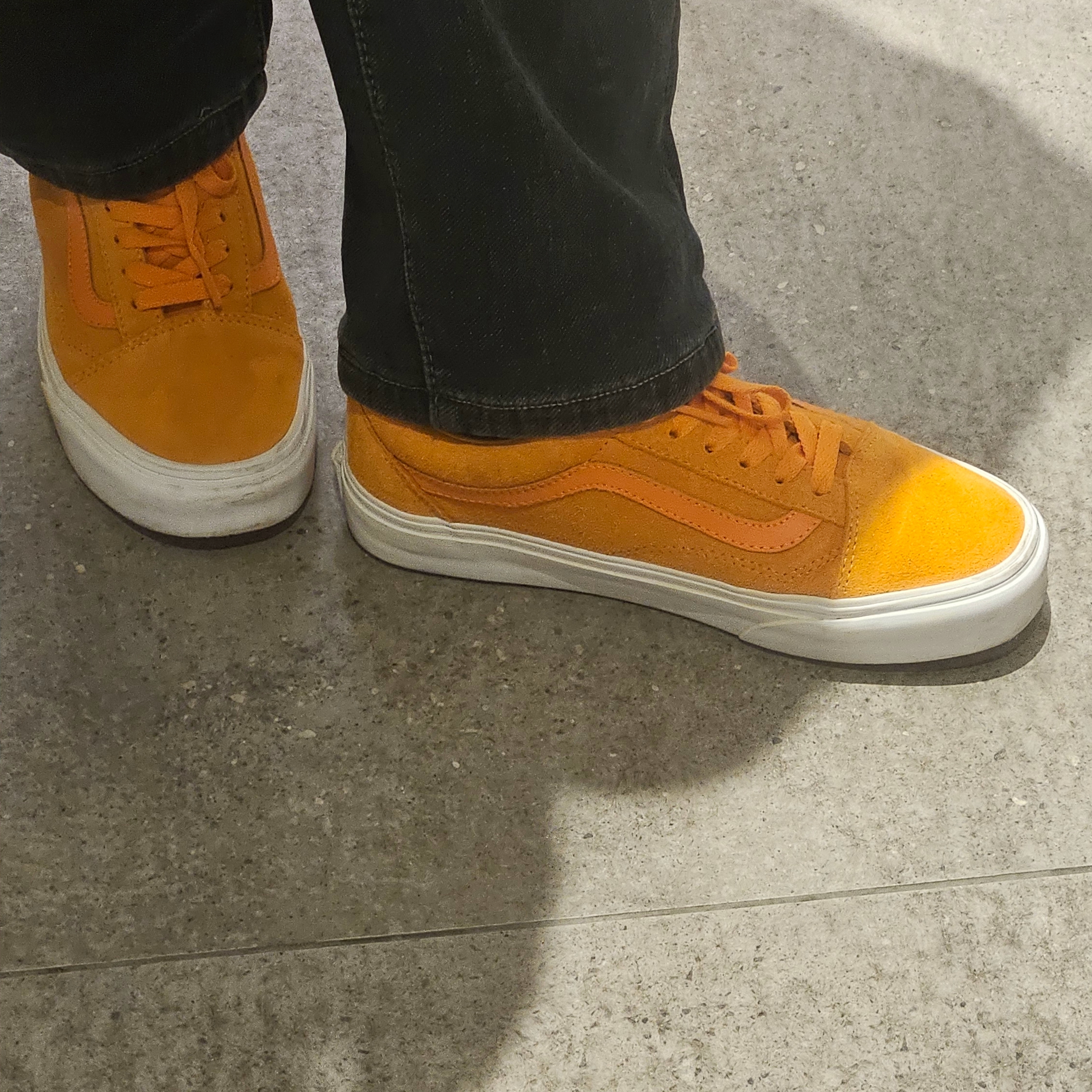 Vans Old Skool Vintage Sudan Brown 착용 스타일 - 2