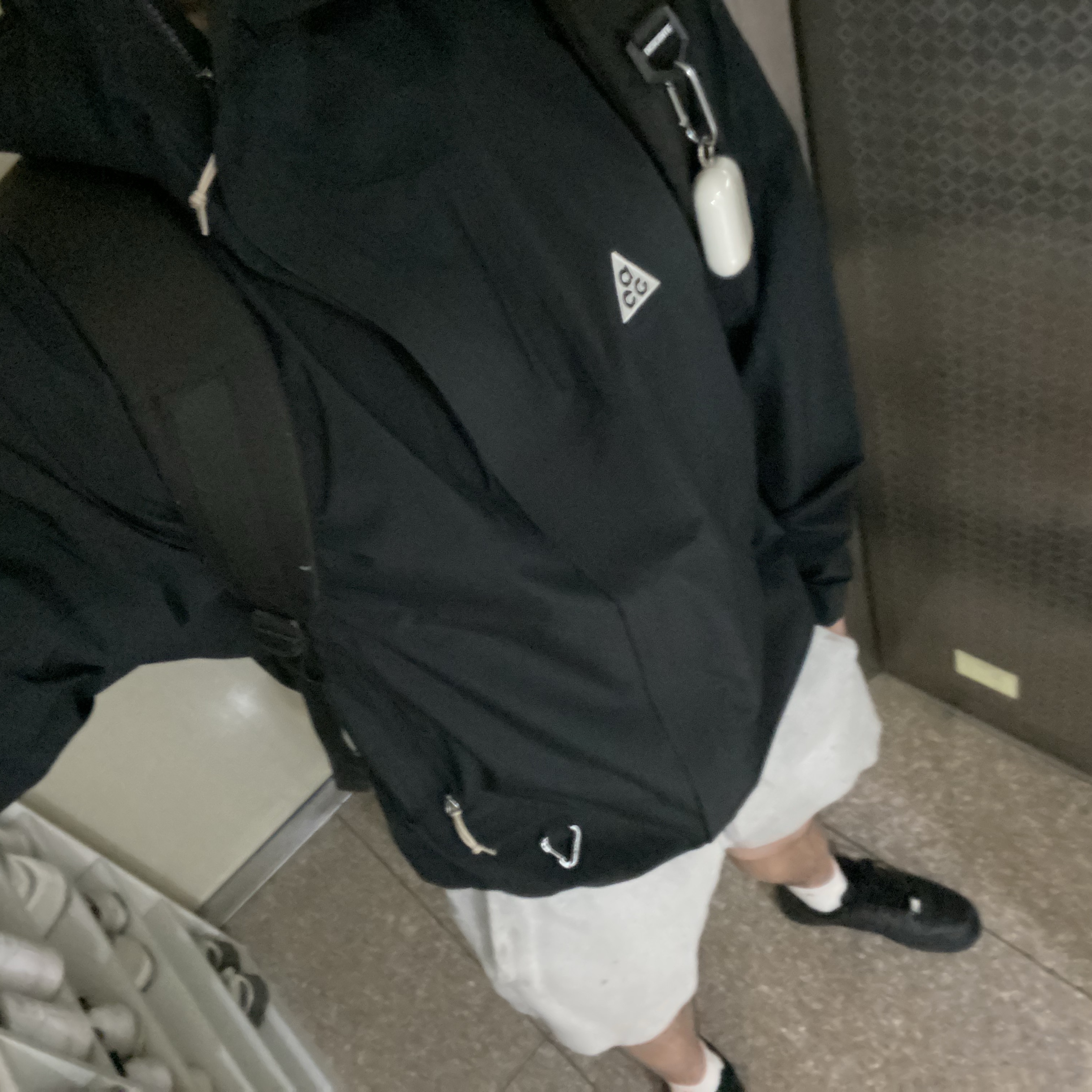 Nike ACG Storm-Fit ADV Cascade Rains Full Zip Jacket Black - Asia, Nike Air Force 1 '07 Low Triple Black 착용 스타일 - 1
