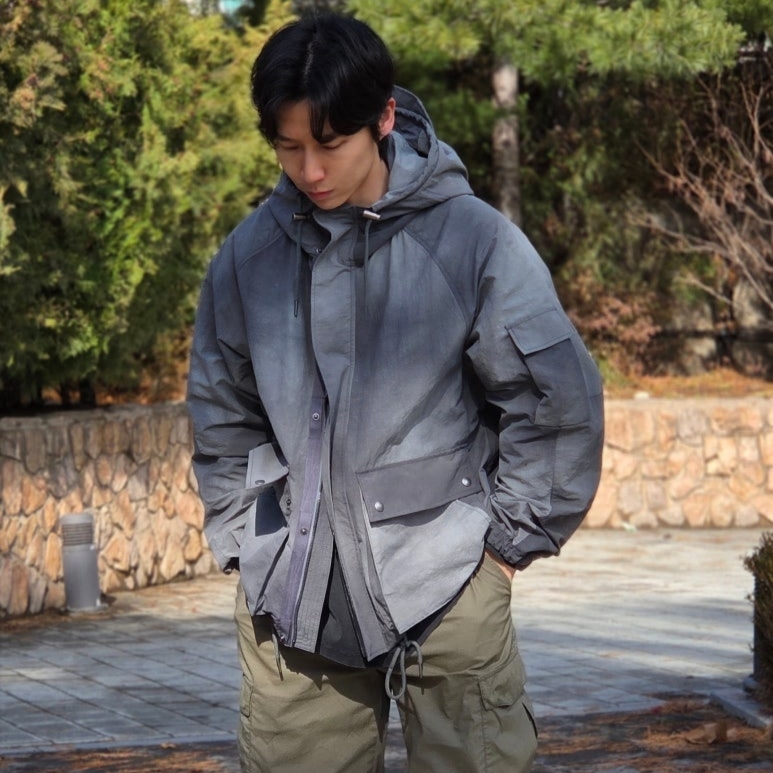 HIS HAZZYS Hide Windbreaker Mint Grey 착용 스타일
