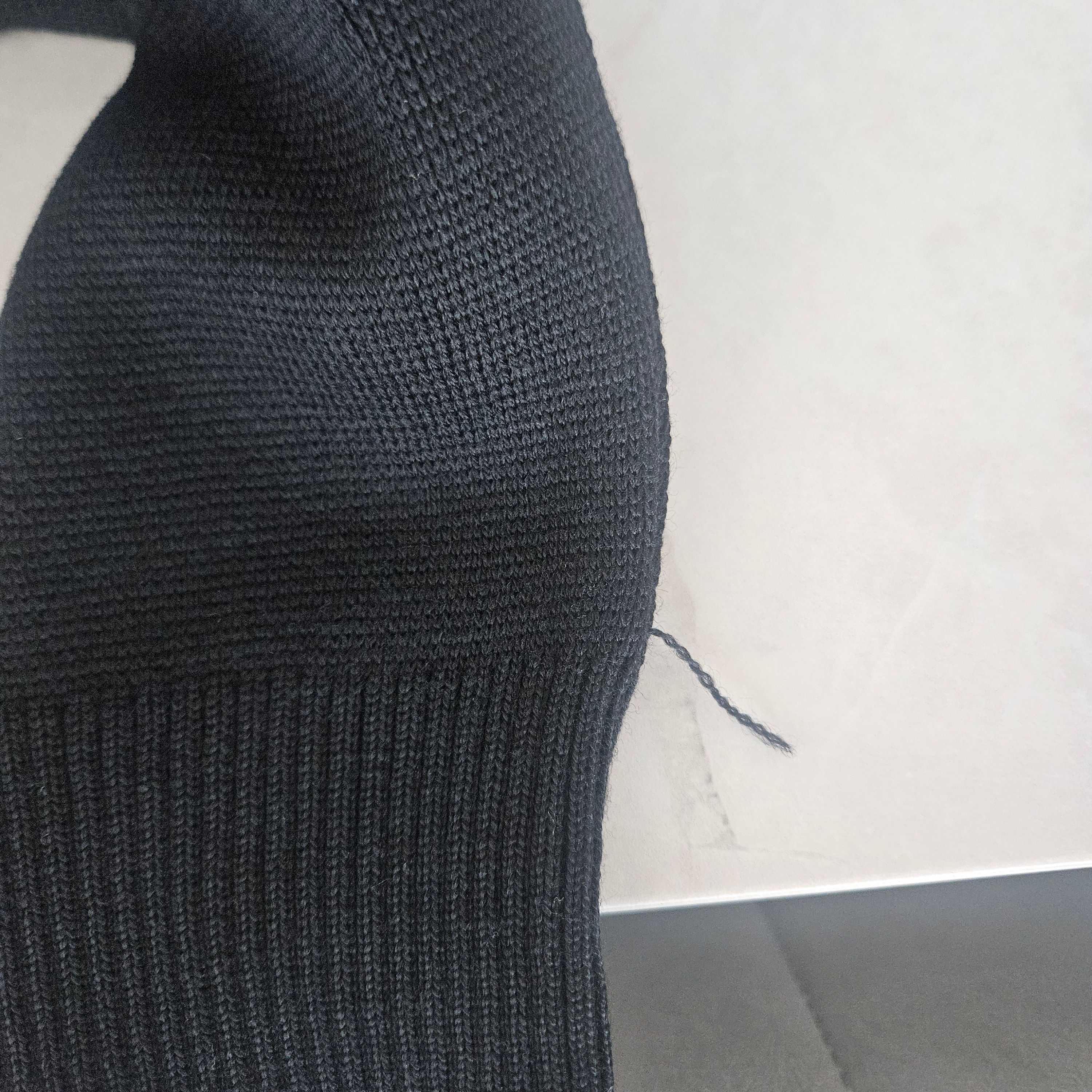 AMI de Coeur Wool Cardigan Black 착용 스타일 - 2