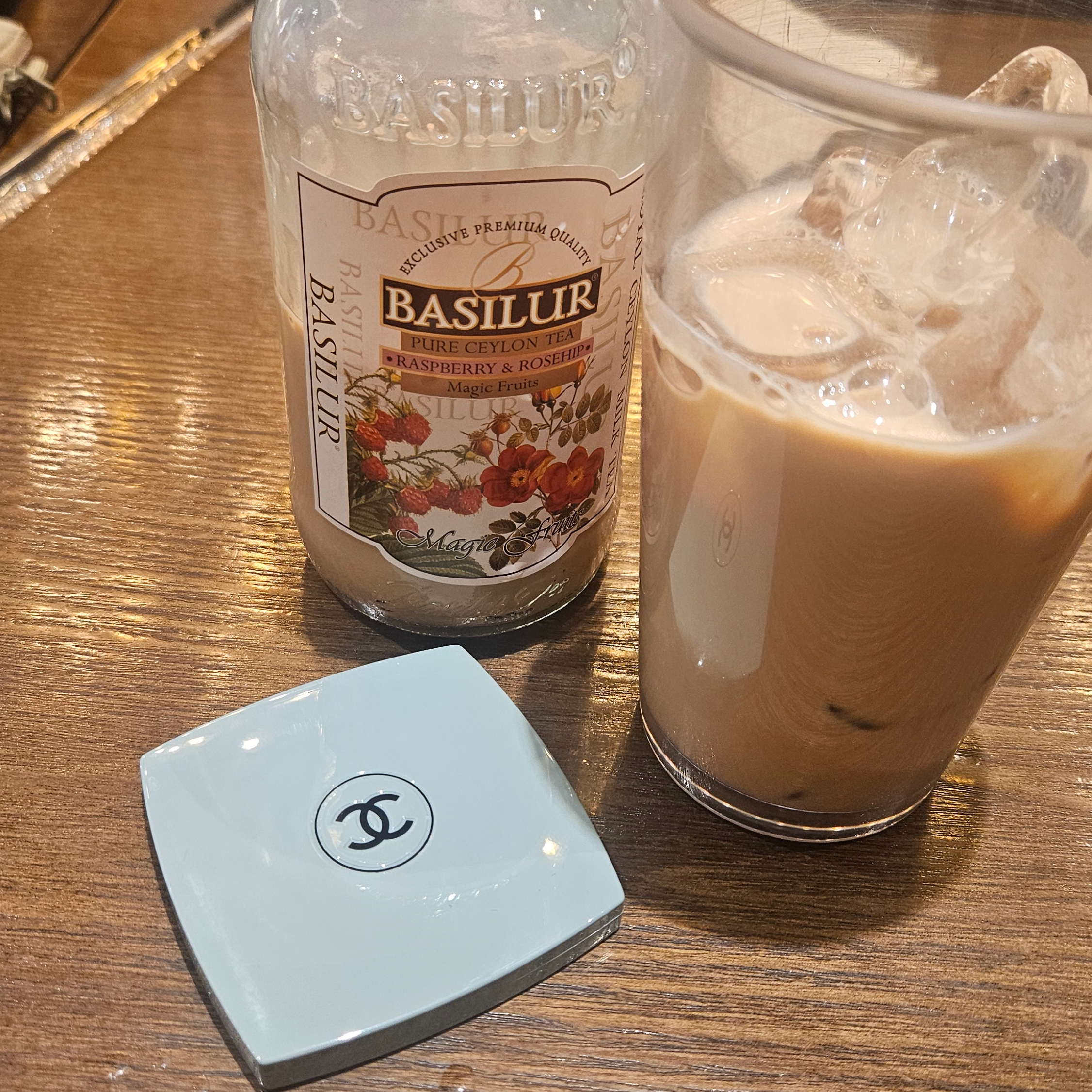 샤넬 코드 컬러 리미티드 에디션 미르와르 두블르 화세뜨 131 까발리에레 썰 착용 스타일 - 3