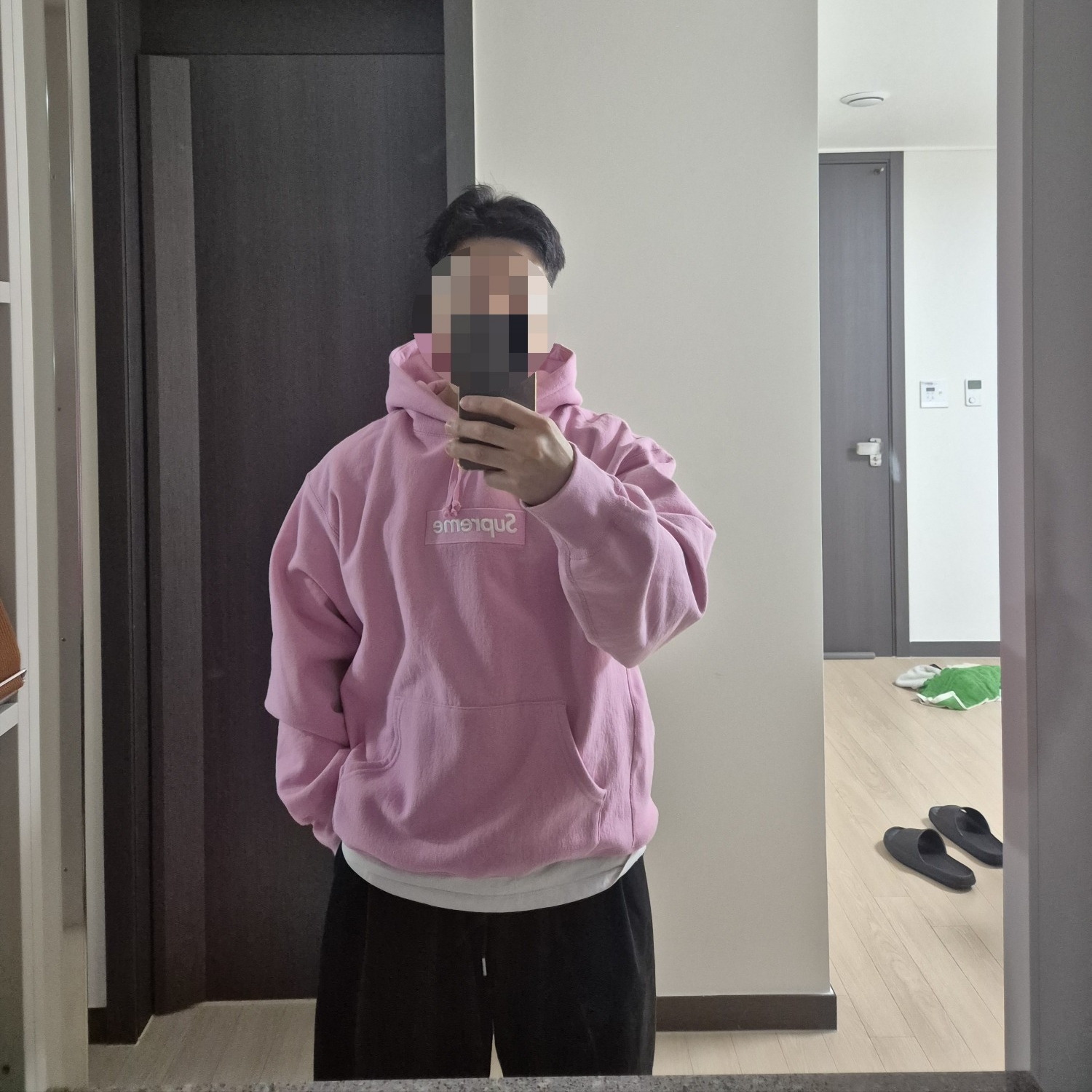Supreme Box Logo Hooded Sweatshirt Dusty Pink - 24FW, Jordan 1 x Travis Scott Retro Low OG SP Reverse Olive 착용 스타일 - 1