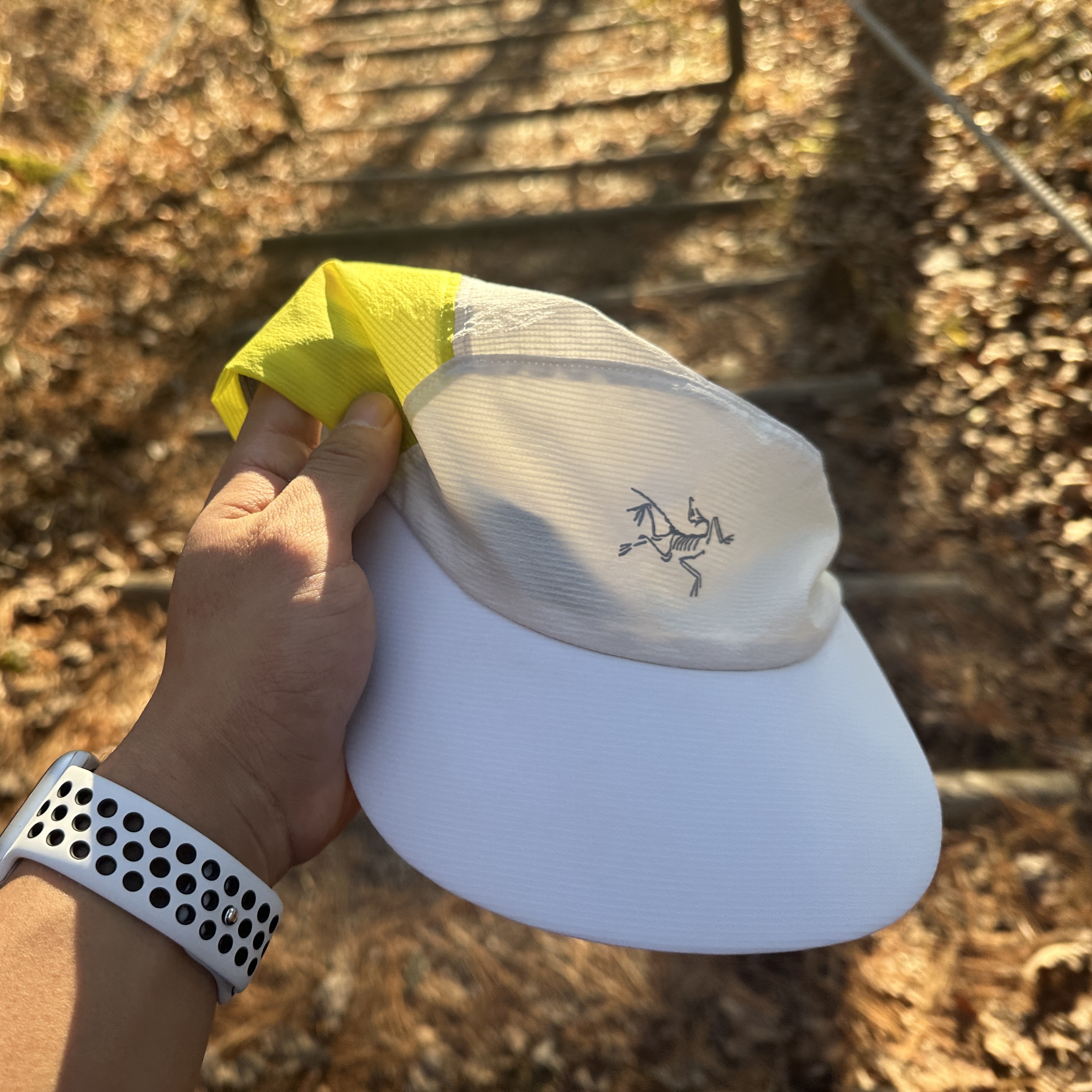 Arc'teryx Norvan Regular Brim Hat Black, Arc'teryx Norvan Regular Brim Hat Arctic Silk Multi 착용 스타일