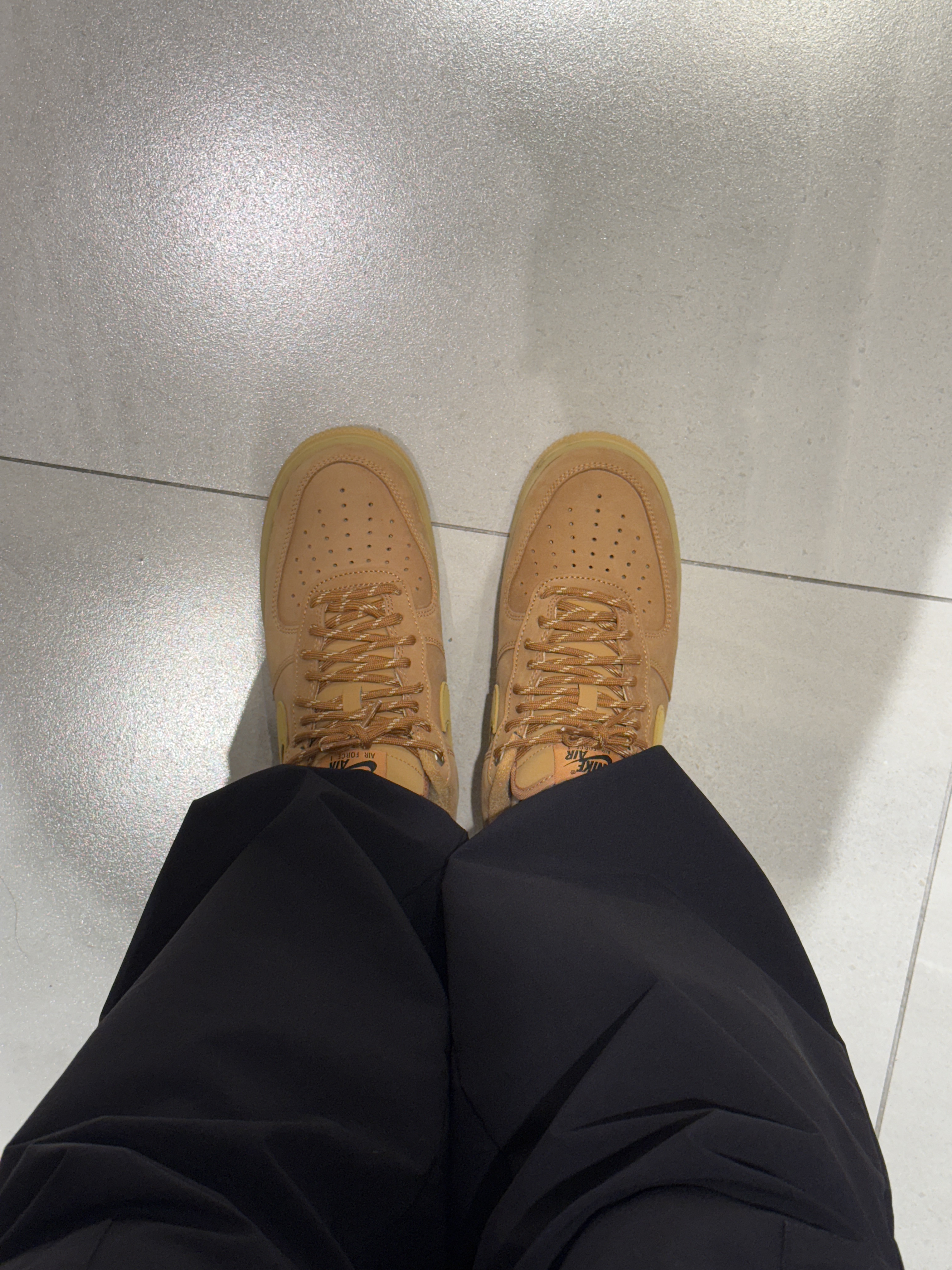 Nike Air Force 1 '07 WB Flax 착용 스타일