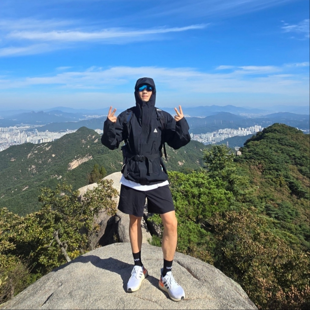 Nike ACG Storm-Fit ADV Cascade Rains Full Zip Jacket Black - Asia, UVU Running Sock Black 착용 스타일
