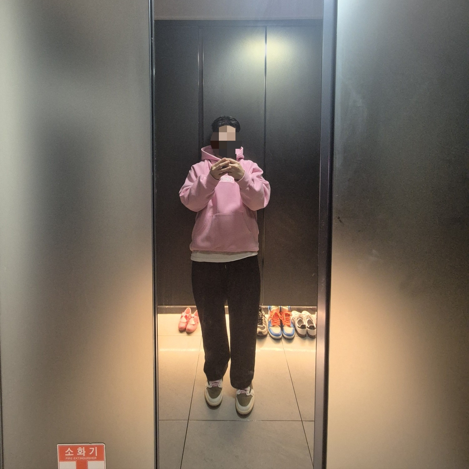 Supreme Box Logo Hooded Sweatshirt Dusty Pink - 24FW, Jordan 1 x Travis Scott Retro Low OG SP Reverse Olive 착용 스타일 - 2