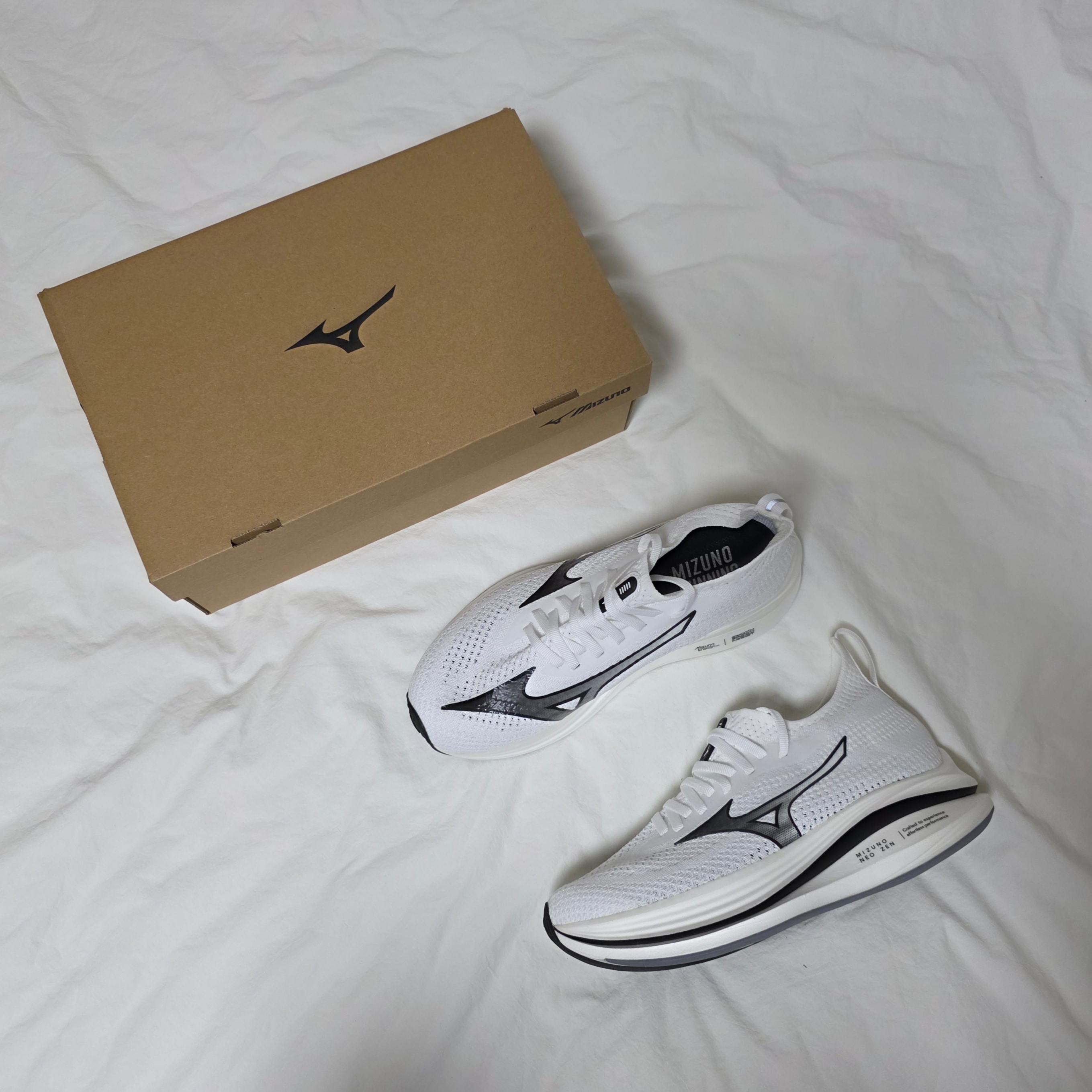 Mizuno Neo Zen White Black 착용 스타일 - 1