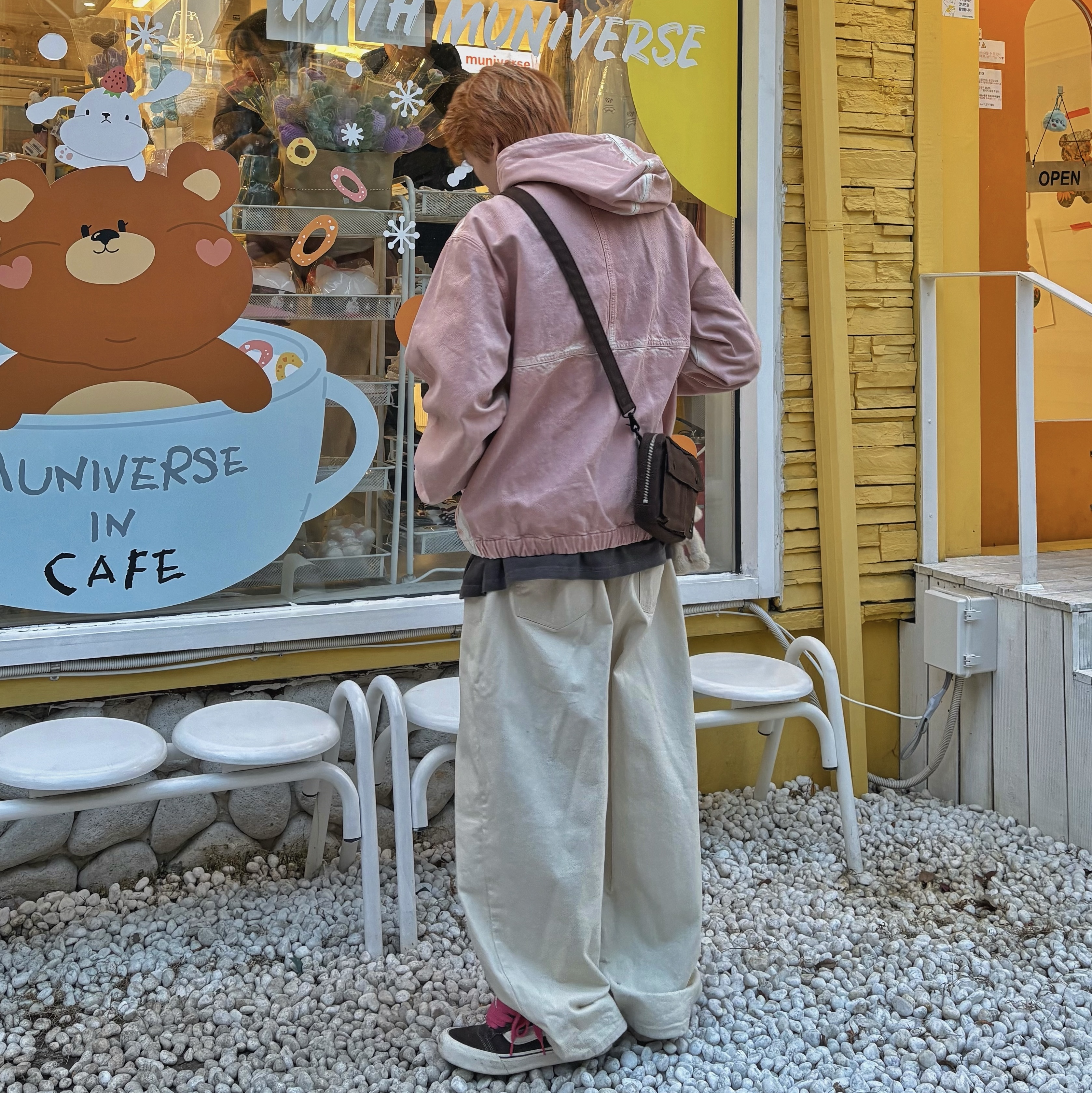 Stussy Spray Dye Hooded Work Jacket Faded Pink, Porter Smoky 2Way Shoulder Bag Brown 착용 스타일 - 3
