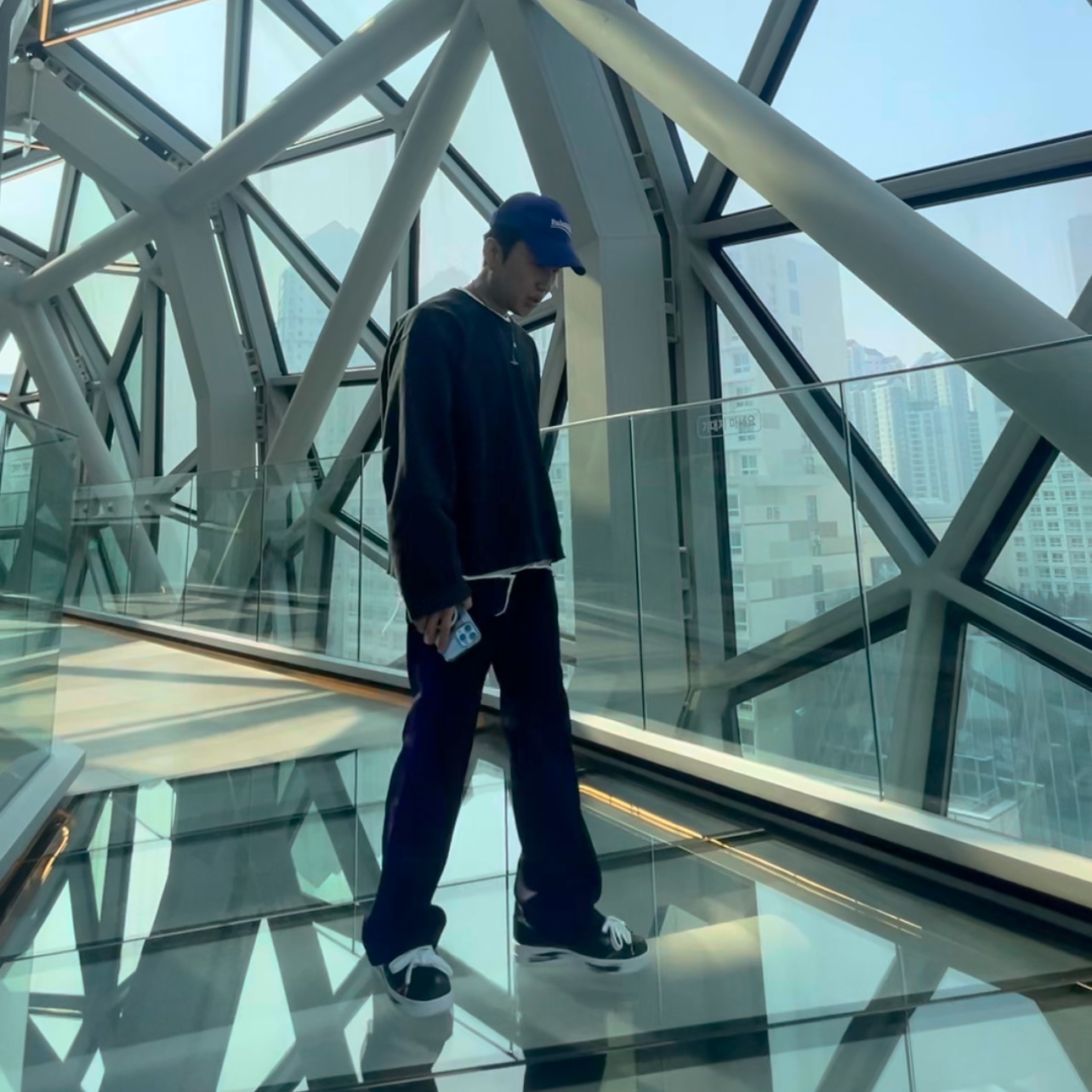 Nike x Peaceminusone Air Force 1 Low Para-Noise 3.0 Black and Multicolor, Balenciaga Political Campaign Cap Blue 착용 스타일