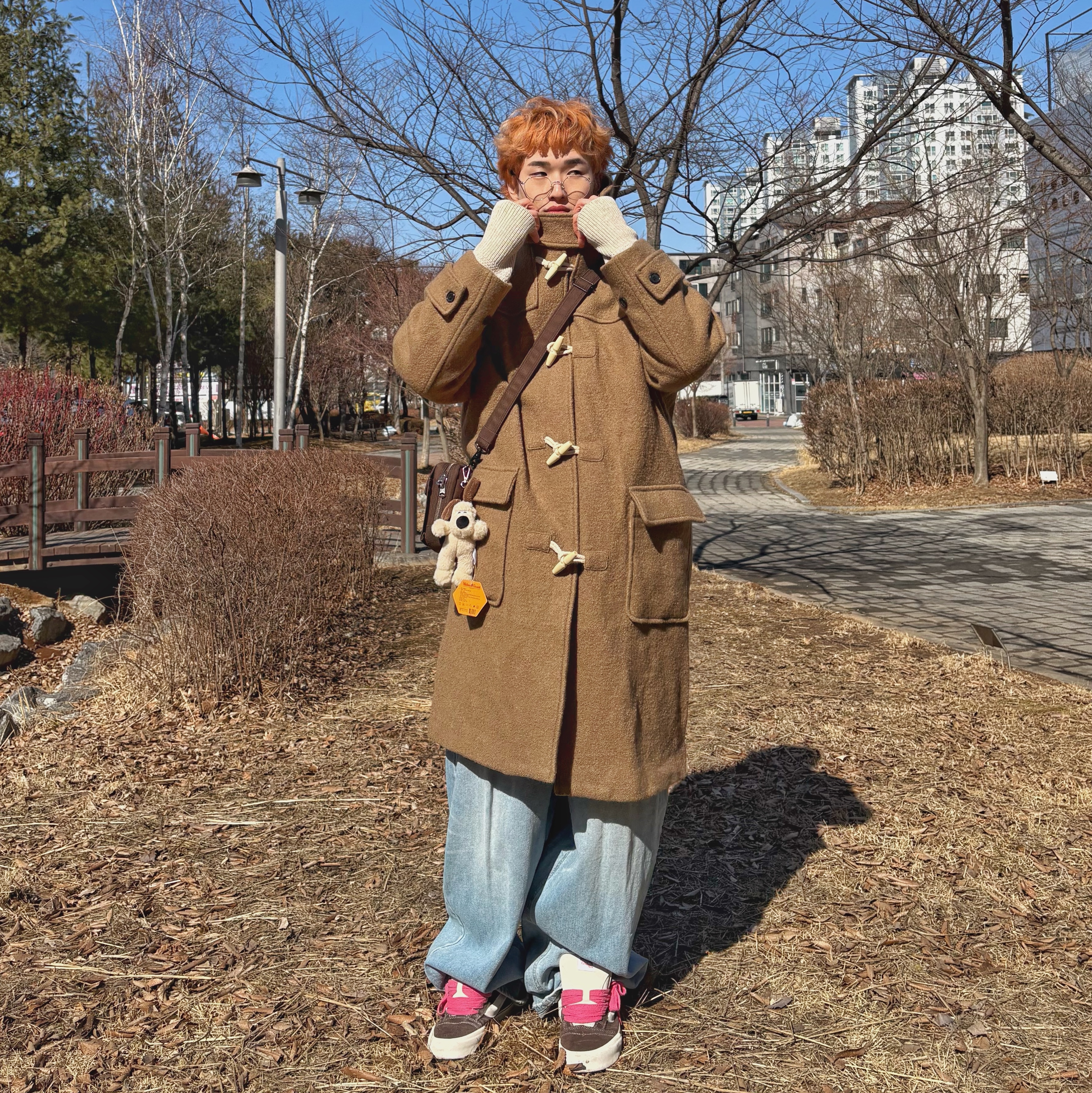 포터 스모키 투웨이 숄더백 브라운 착용 스타일 - 1