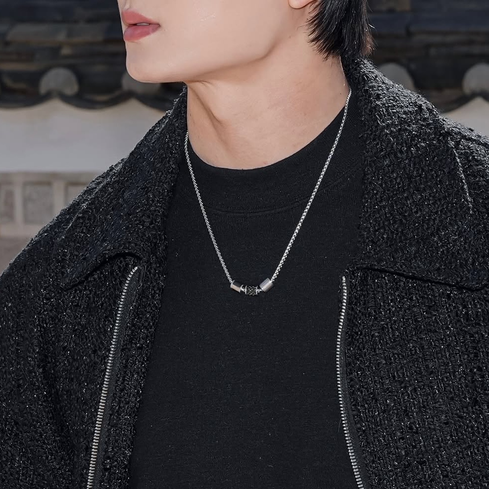 Emporio Armani Stainless Steel Necklace Silver 착용 스타일