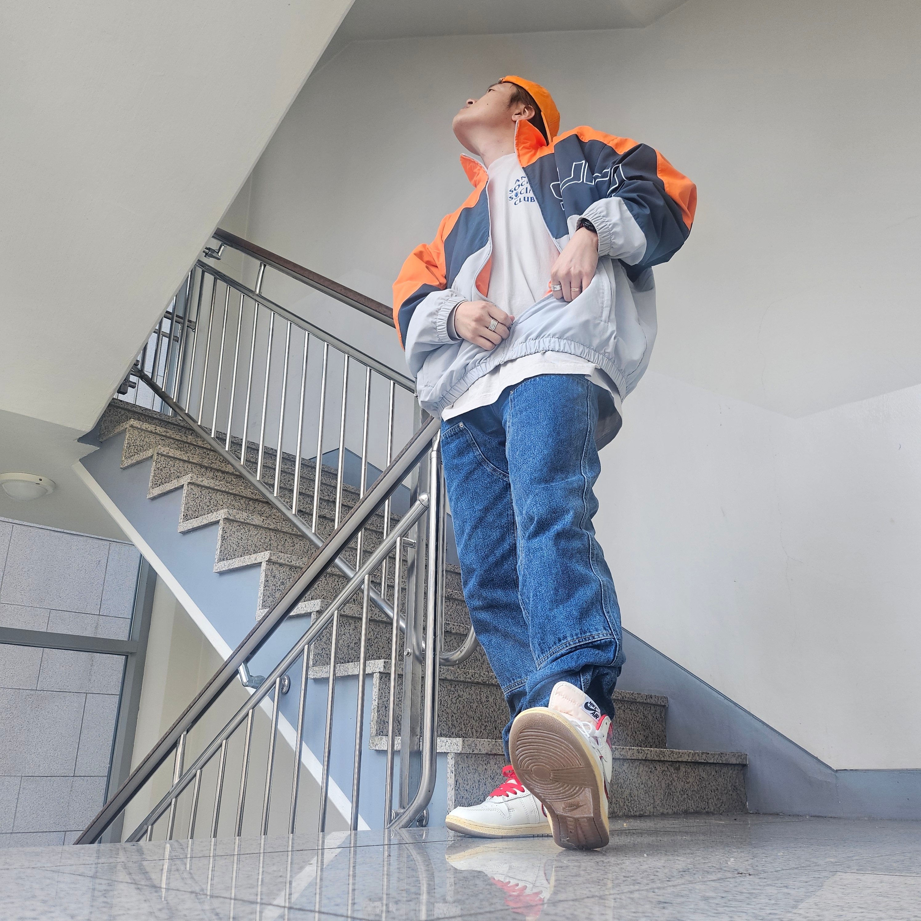 Supreme Pigment Canvas S Logo 6-Panel Orange - 23SS, Supreme Curve Track Jacket Grey - 24SS 착용 스타일 - 4