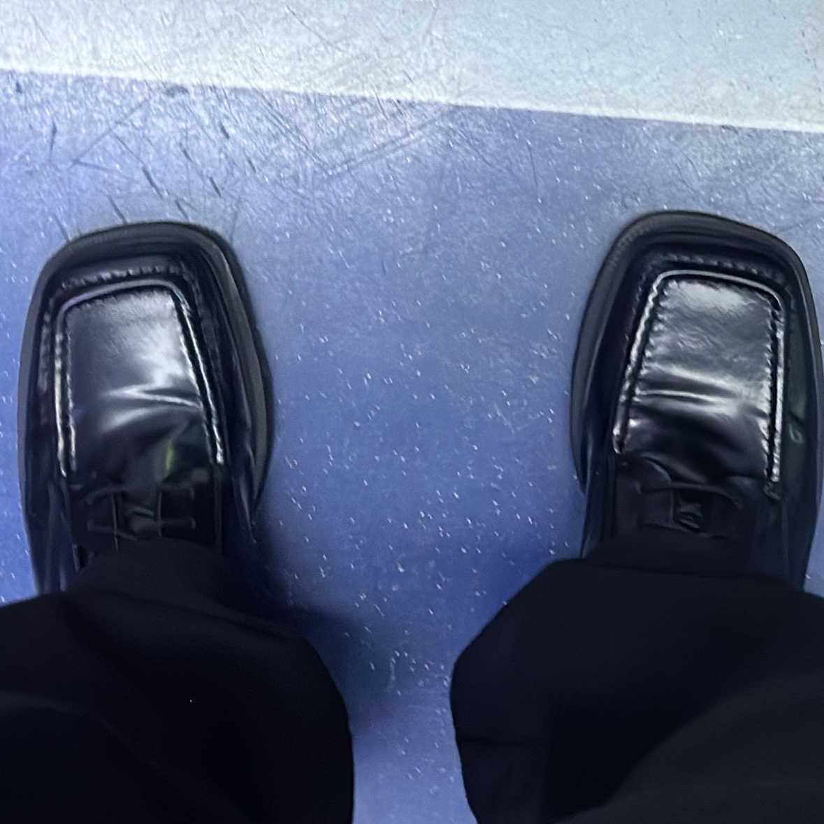 [KREAM 단독] Dr. Martens Durrow 5 hole Shoes Black - 24FW 착용 스타일
