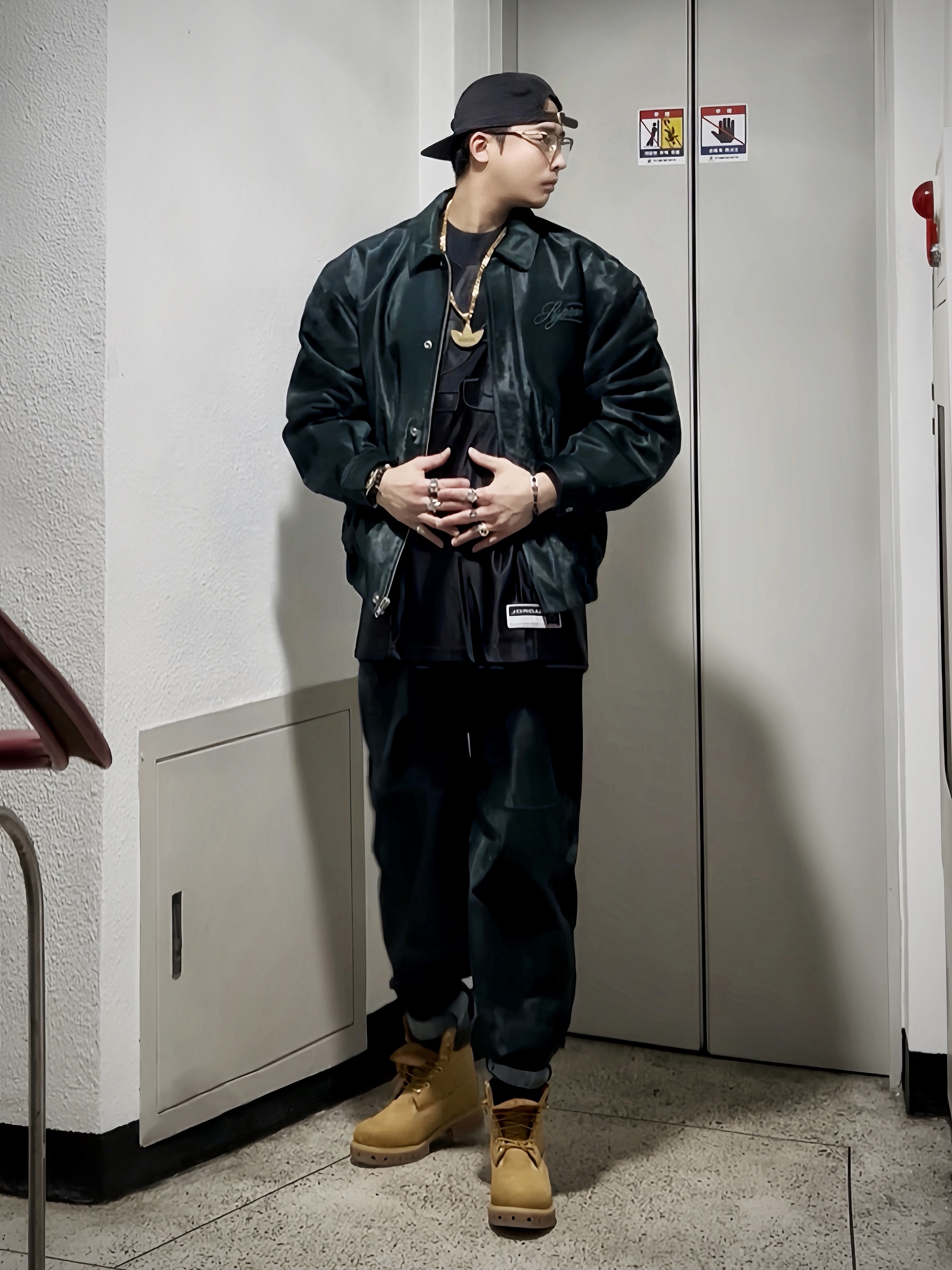 Supreme Ponyhair Varsity Jacket Green - 25SS, Supreme Ponyhair Loose Fit 5-Pocket Jean Green - 25SS 착용 스타일 - 1