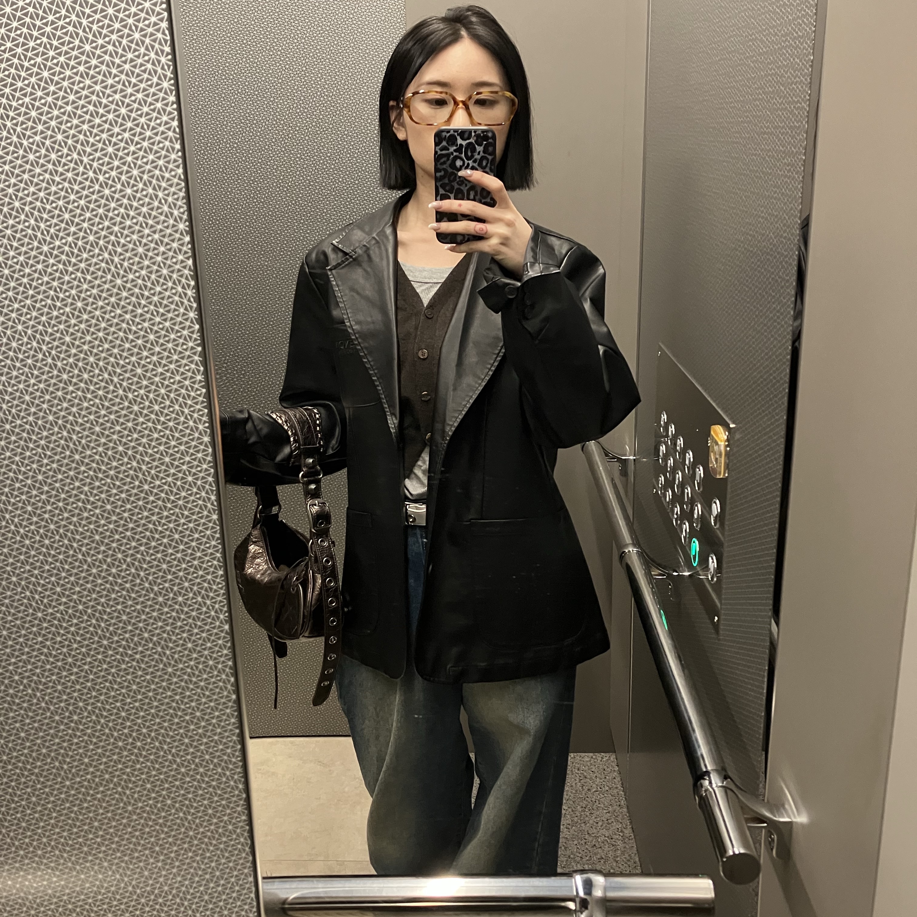 Gentle Monster x Maison Margiela MM212 Tortoise Green 착용 스타일 - 1