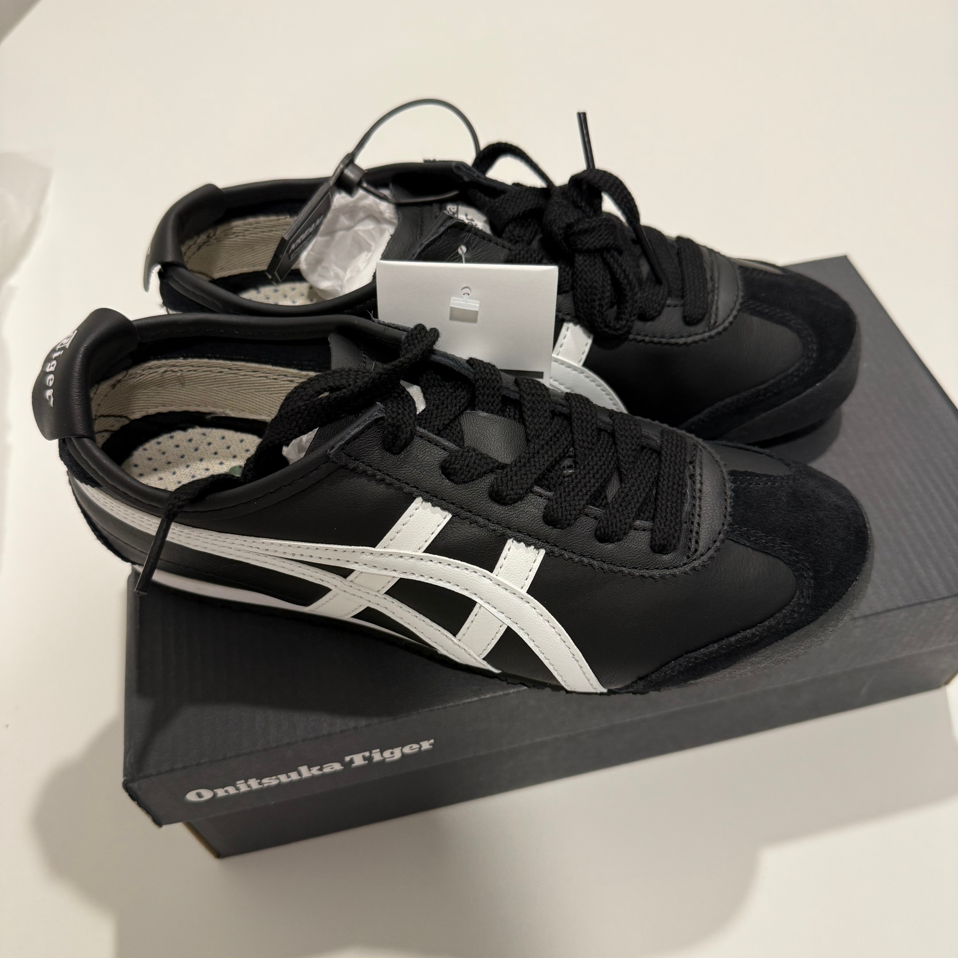 Onitsuka Tiger Mexico 66 Black White 착용 스타일