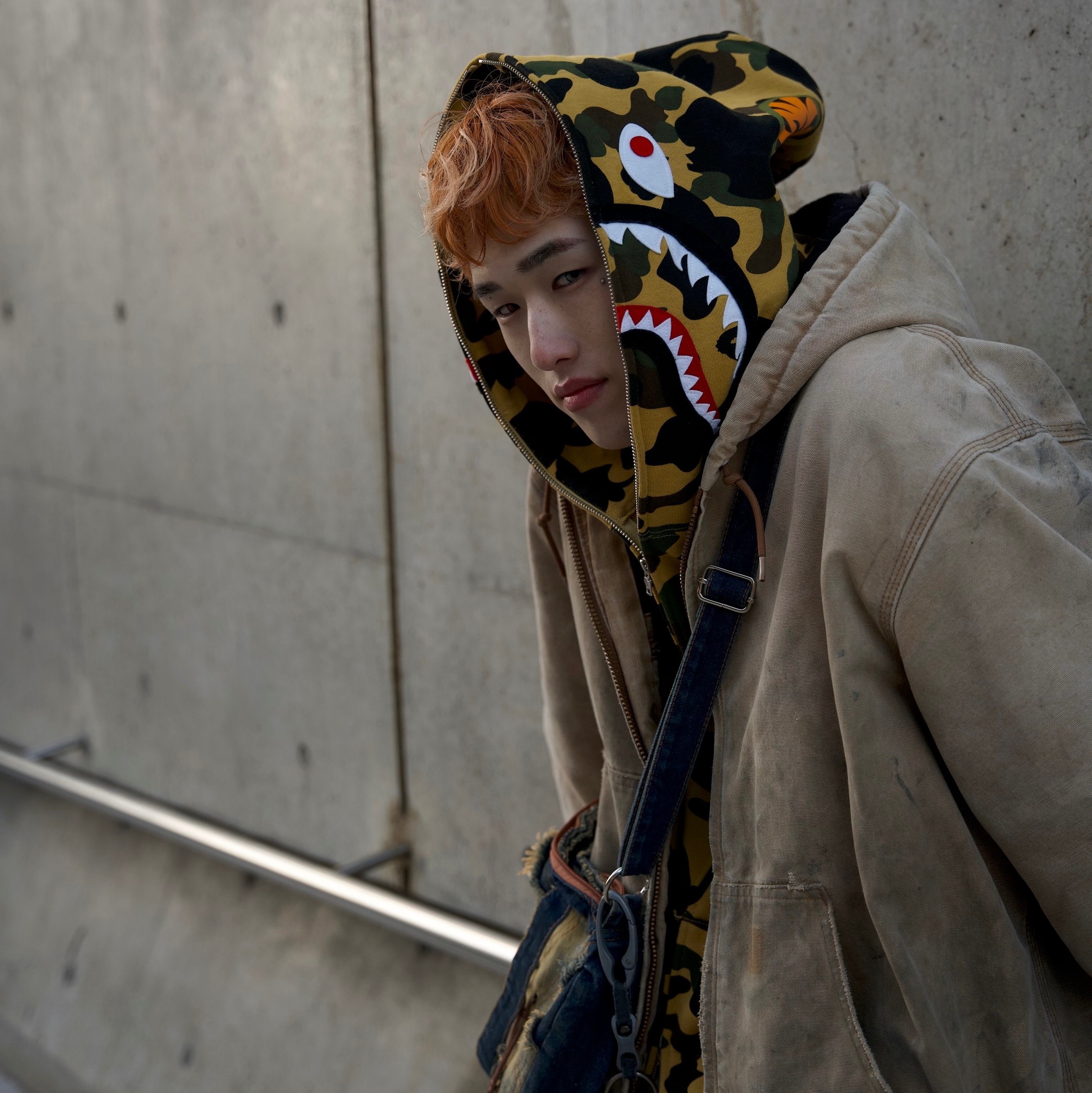 BAPE 1st Camo Shark Full Zip Hoodie Yellow, Project G/R Layered Cargo Denim Pants Blue Camo 착용 스타일 - 3