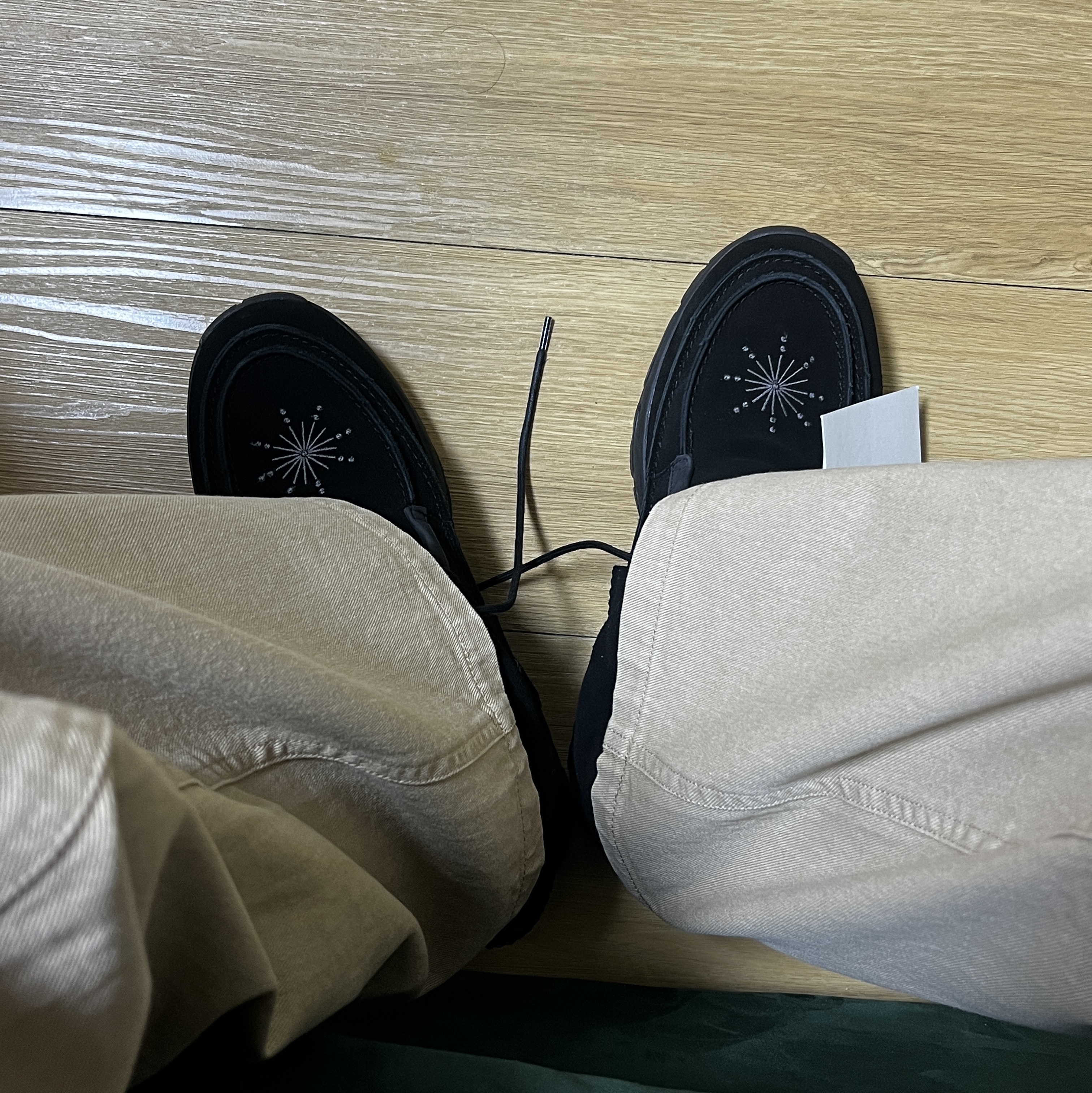 [KREAM 단독] Millo Archive X Negative Three Crescendo Desert Boots Black 착용 스타일