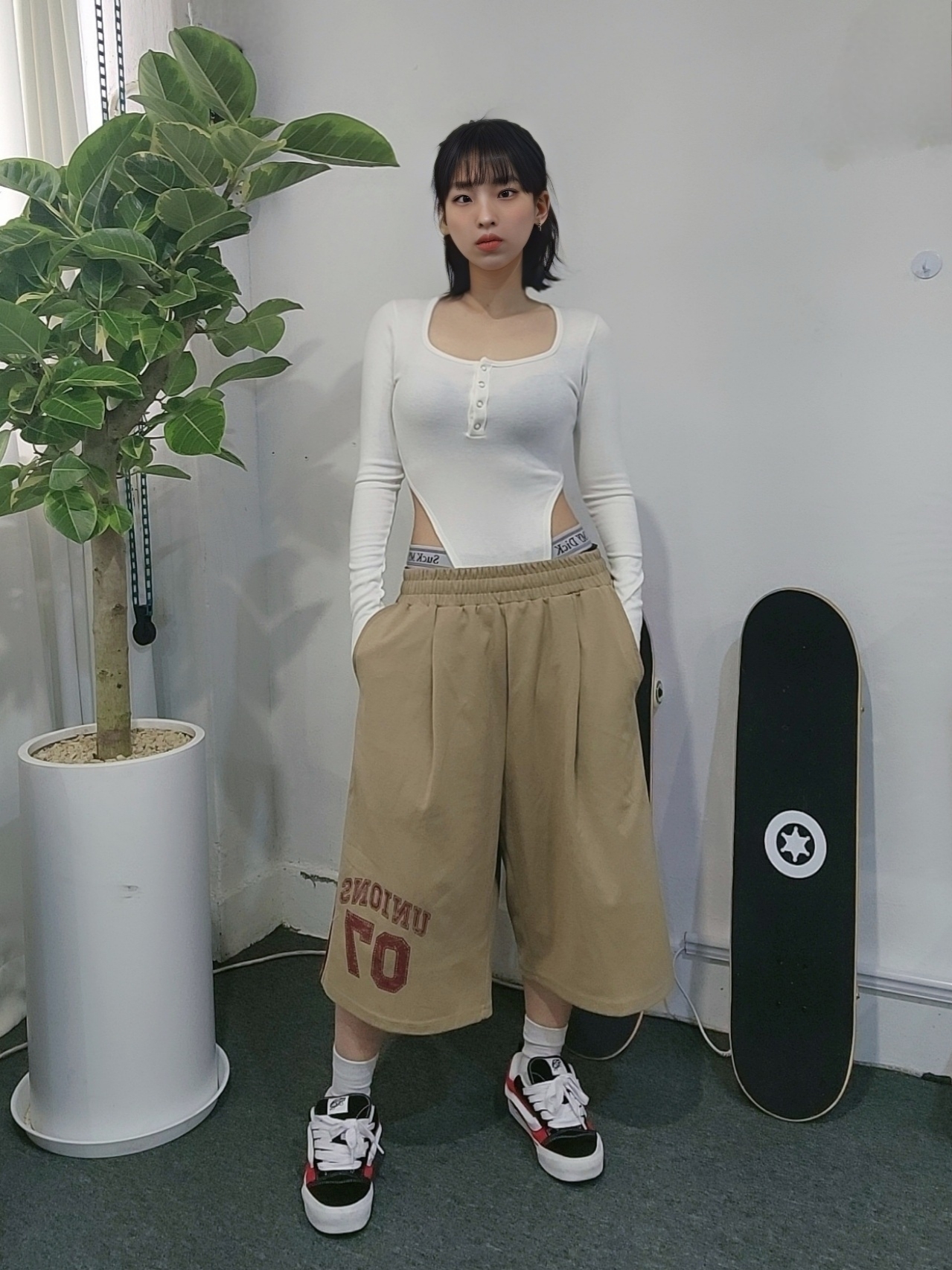 Vans Knu-Skool Red True White 착용 스타일