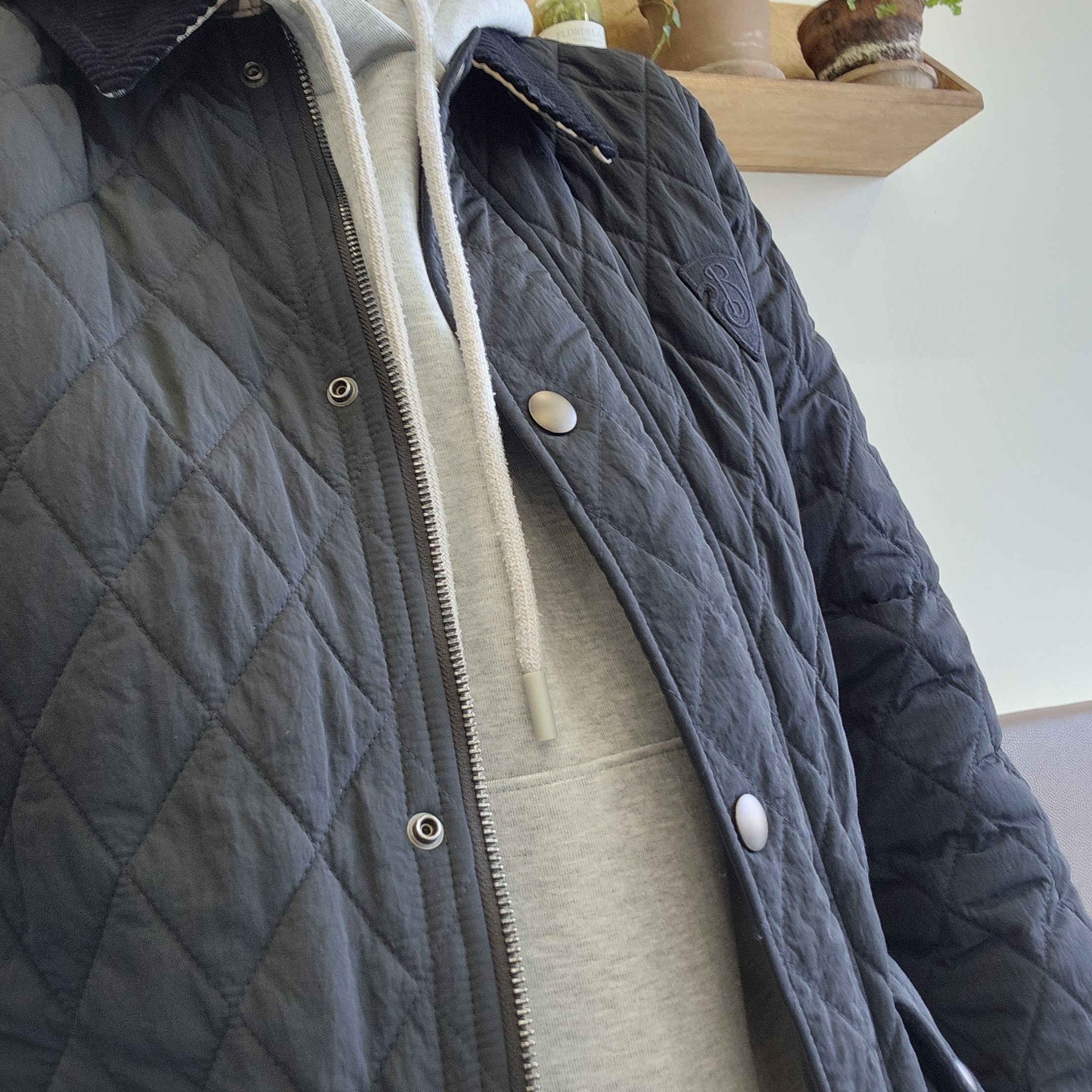 (W) Burberry Quilted Nylon Jacket Black 착용 스타일