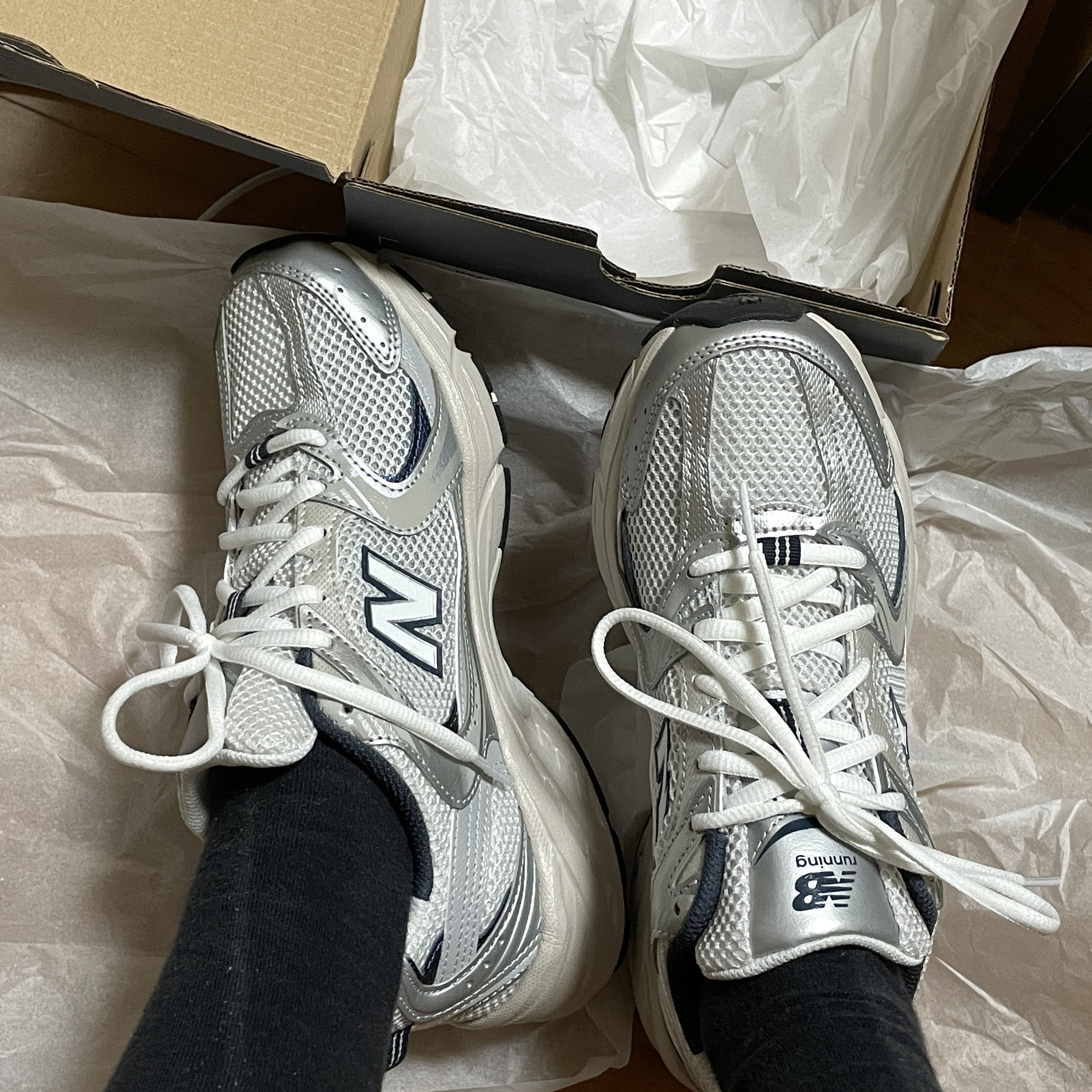 New Balance 530 Steel Grey 착용 스타일