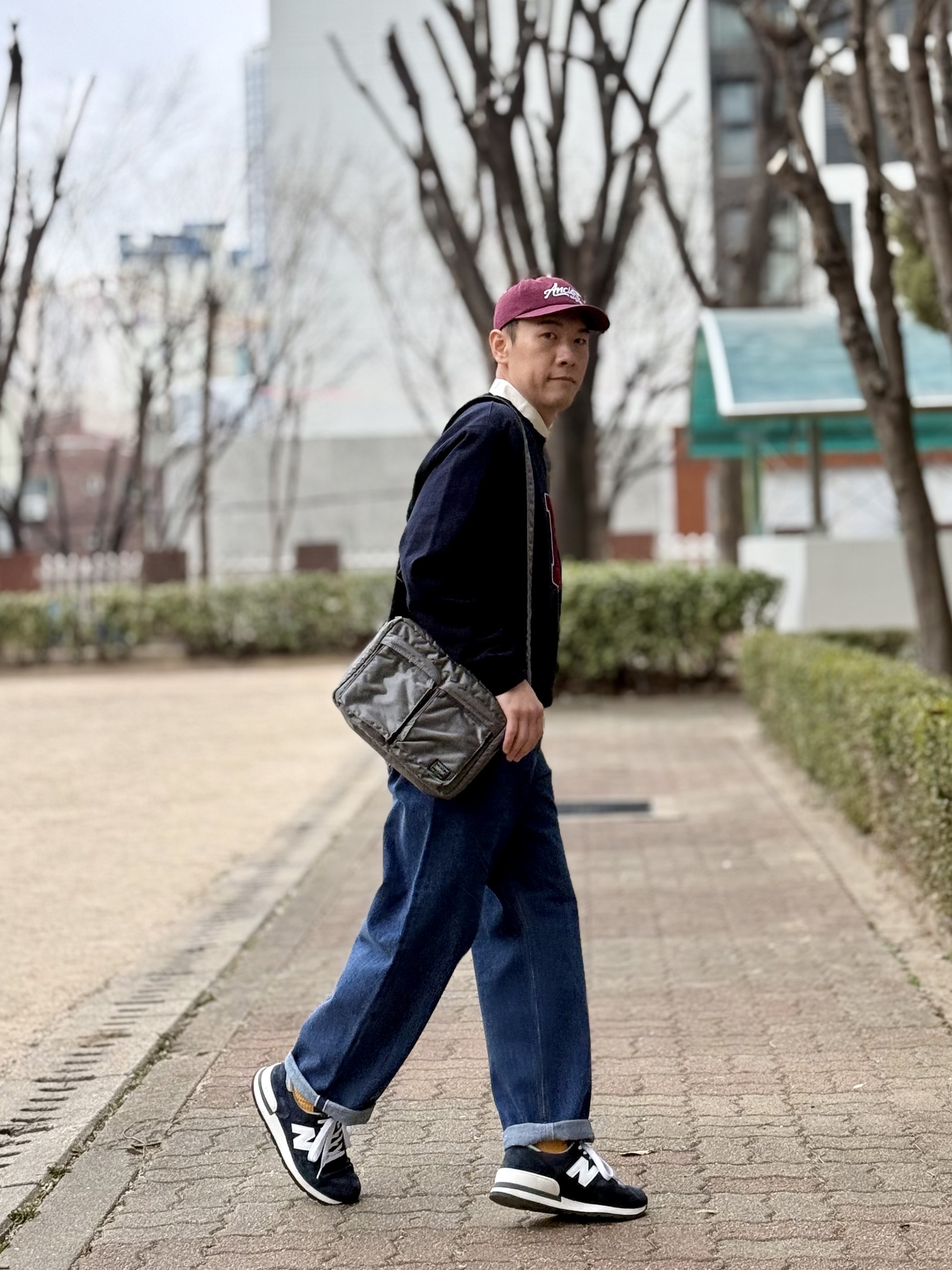 New Balance 990v1 Made in USA Navy, Porter Tanker Shoulder Bag L Silver gray 착용 스타일 - 3