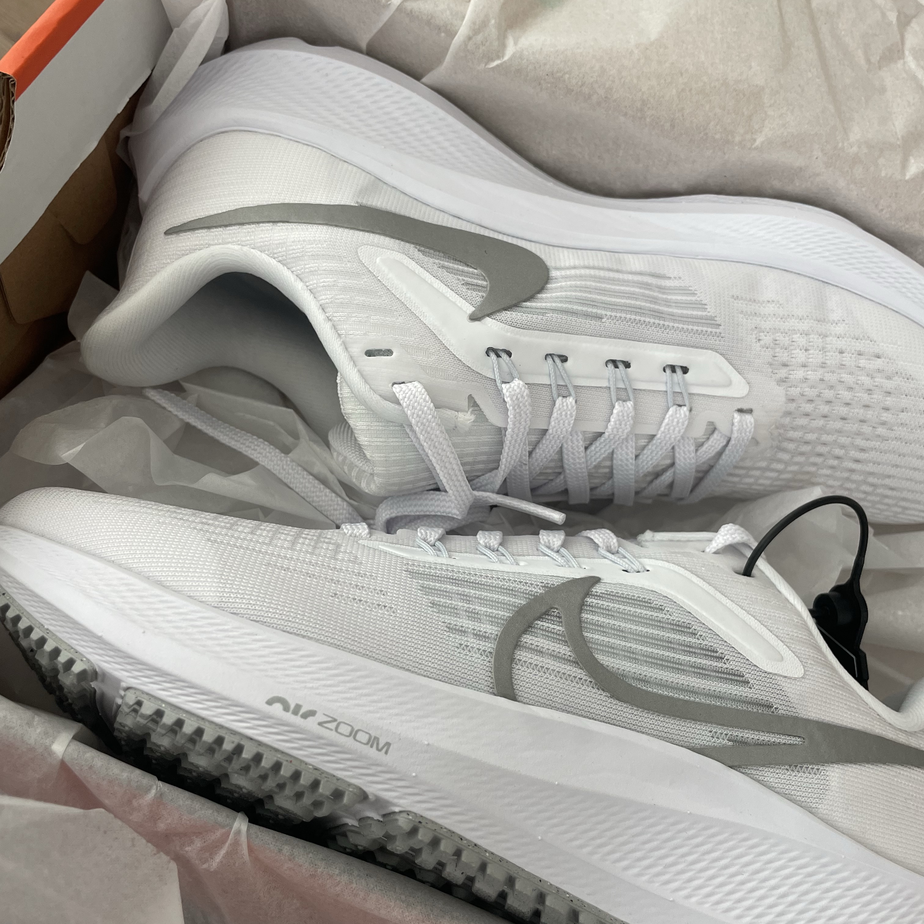 (W) Nike Air Zoom Pegasus 39 White Pure Platinum 착용 스타일