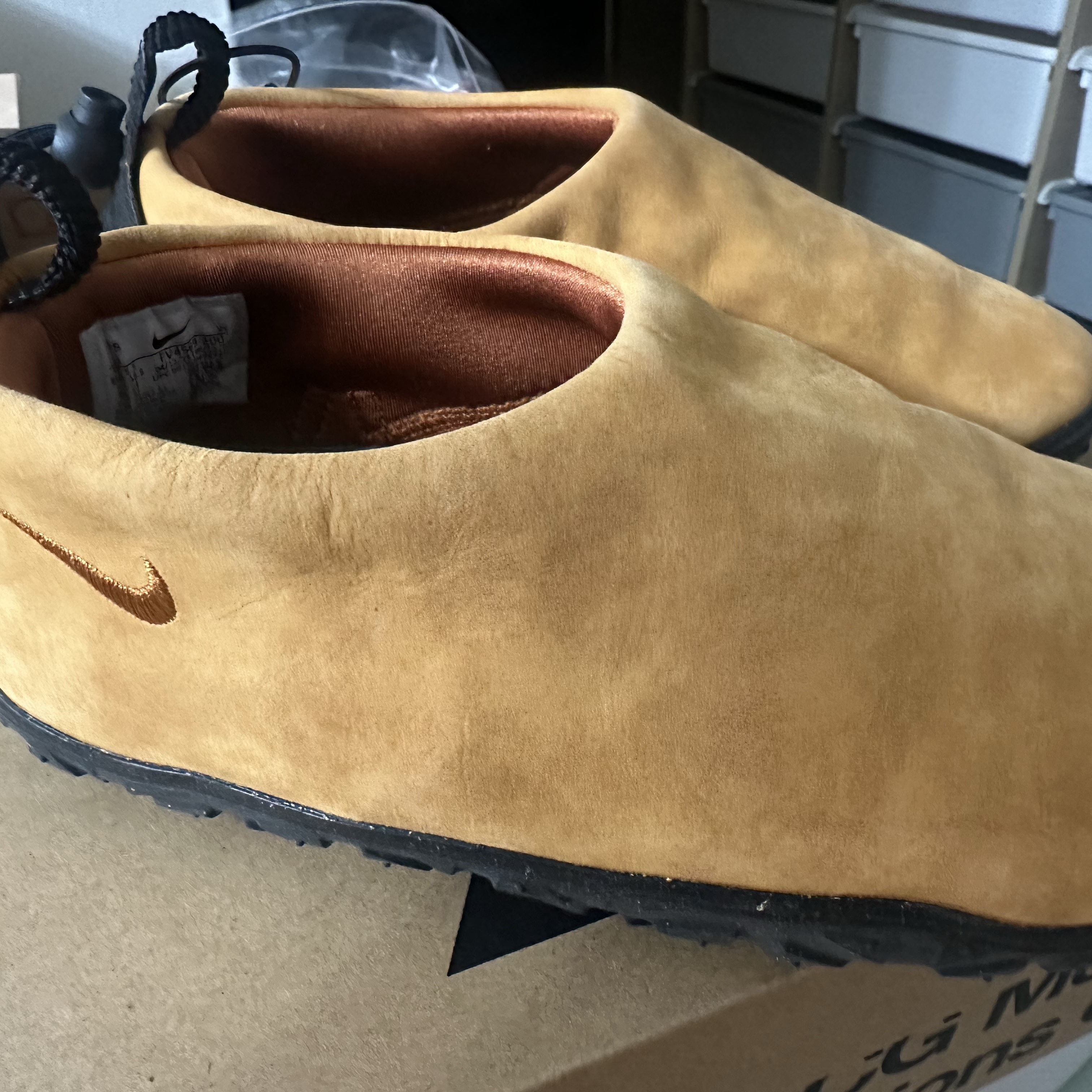 Nike ACG Moc PRM Russet 착용 스타일 - 1