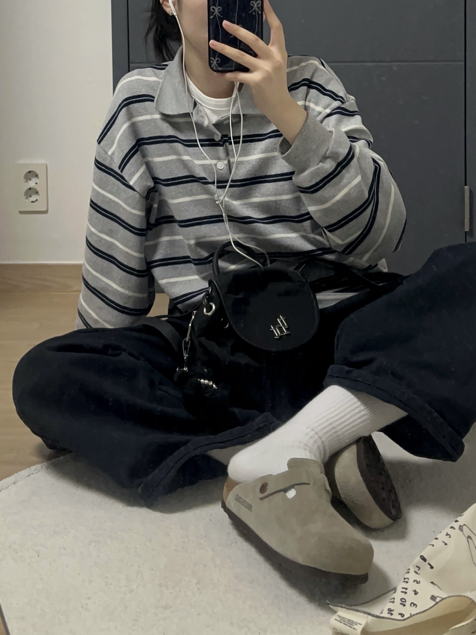 Threetimes Acorn Backpack Black, Birkenstock Boston Soft Footbed Taupe - Regular 착용 스타일 - 3