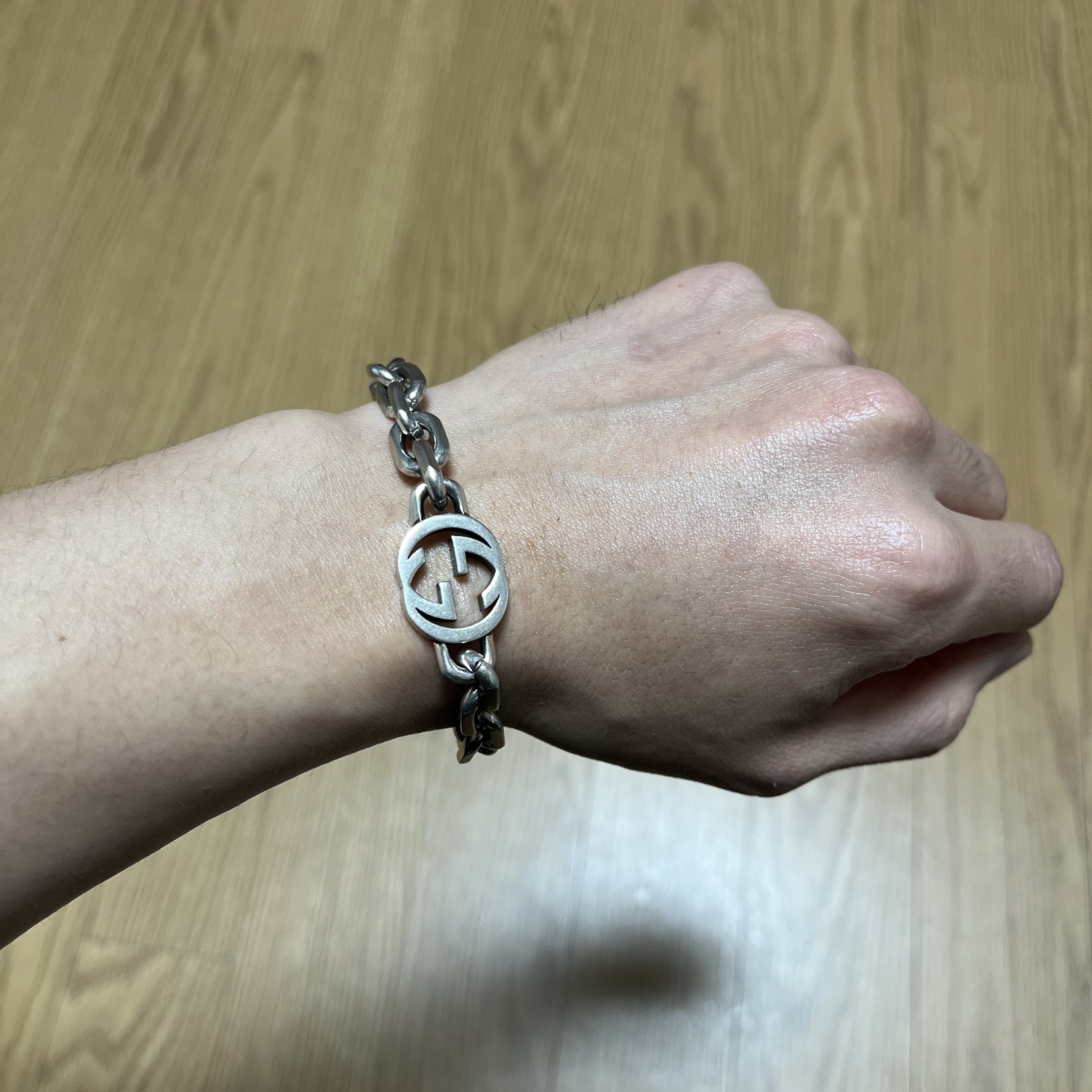 Gucci Interlocking G Bracelet Silver 착용 스타일