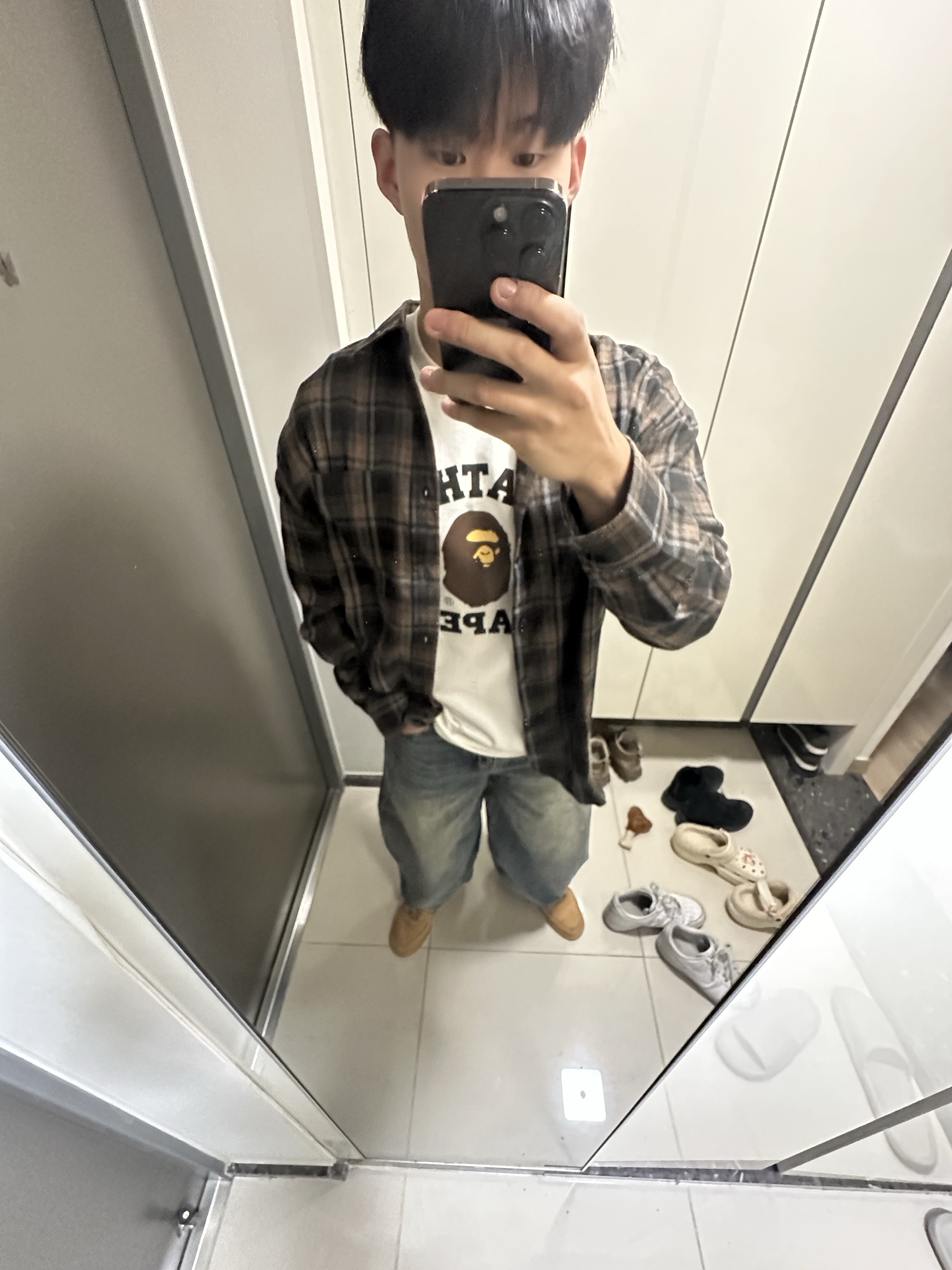 BAPE College T-Shirt White 착용 스타일