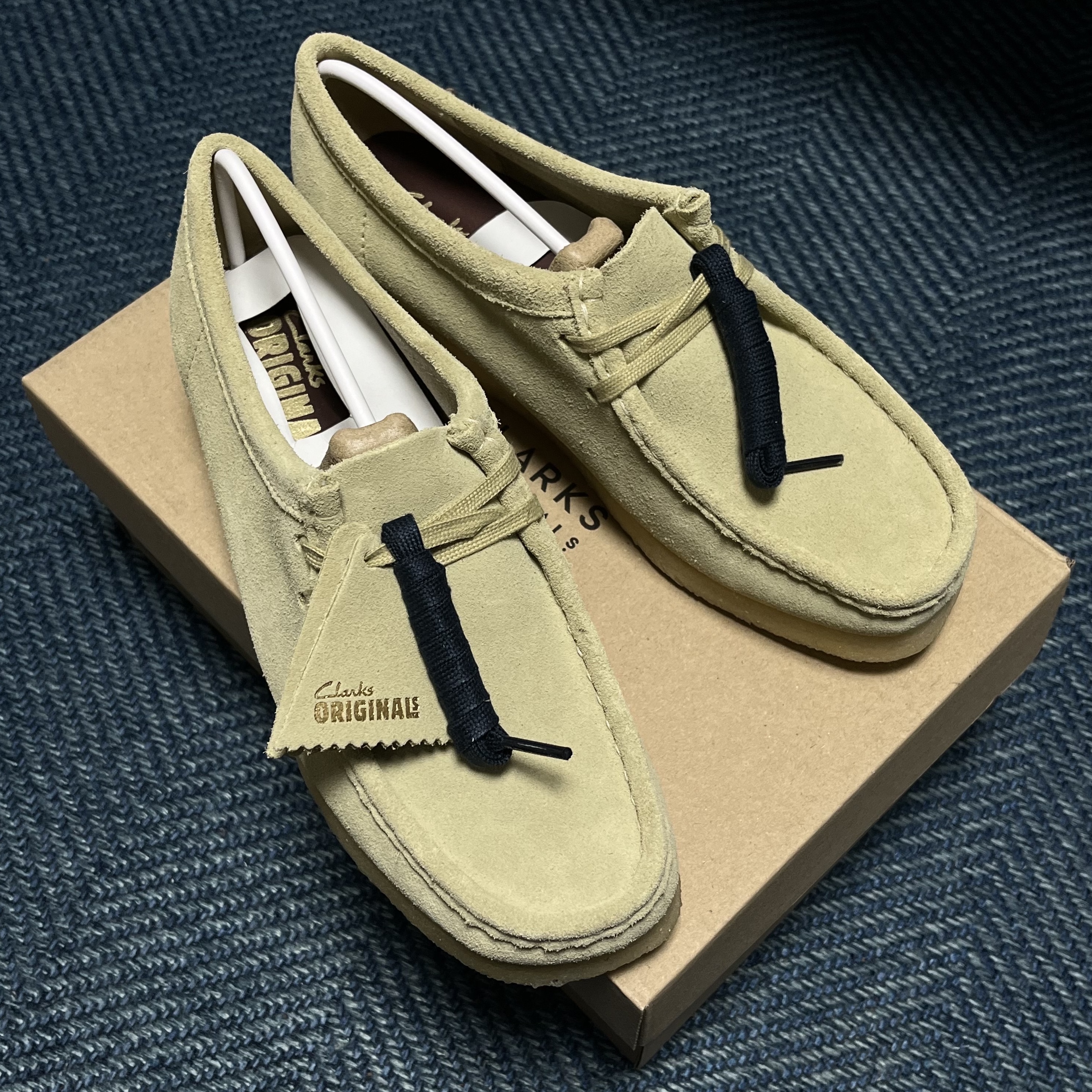 (W) Clarks Wallabee Maple Suede 착용 스타일 - 1