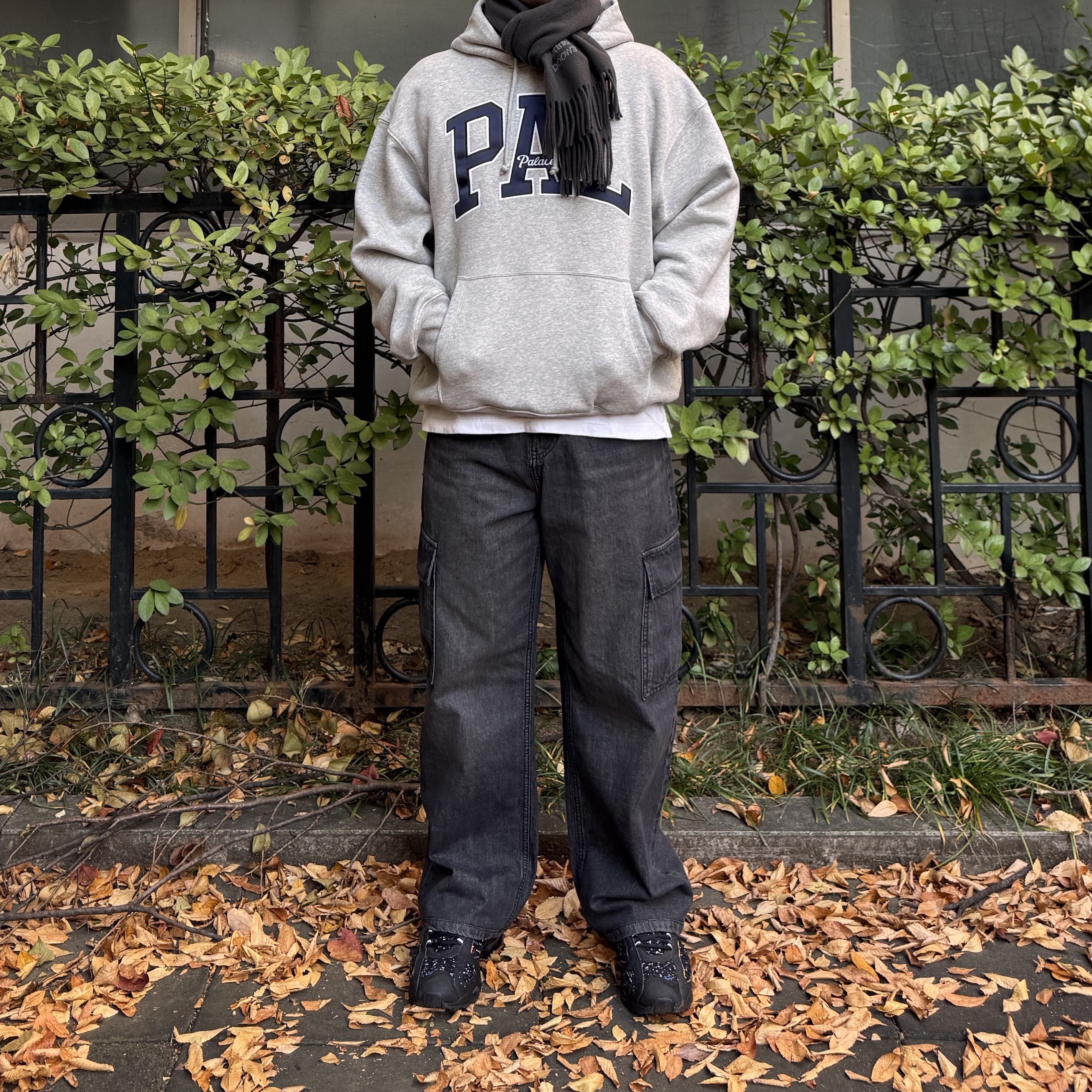 Palace x Gap Hood Grey - 24SS, Nike x Supreme Air Max Tailwind 4 Black 착용 스타일