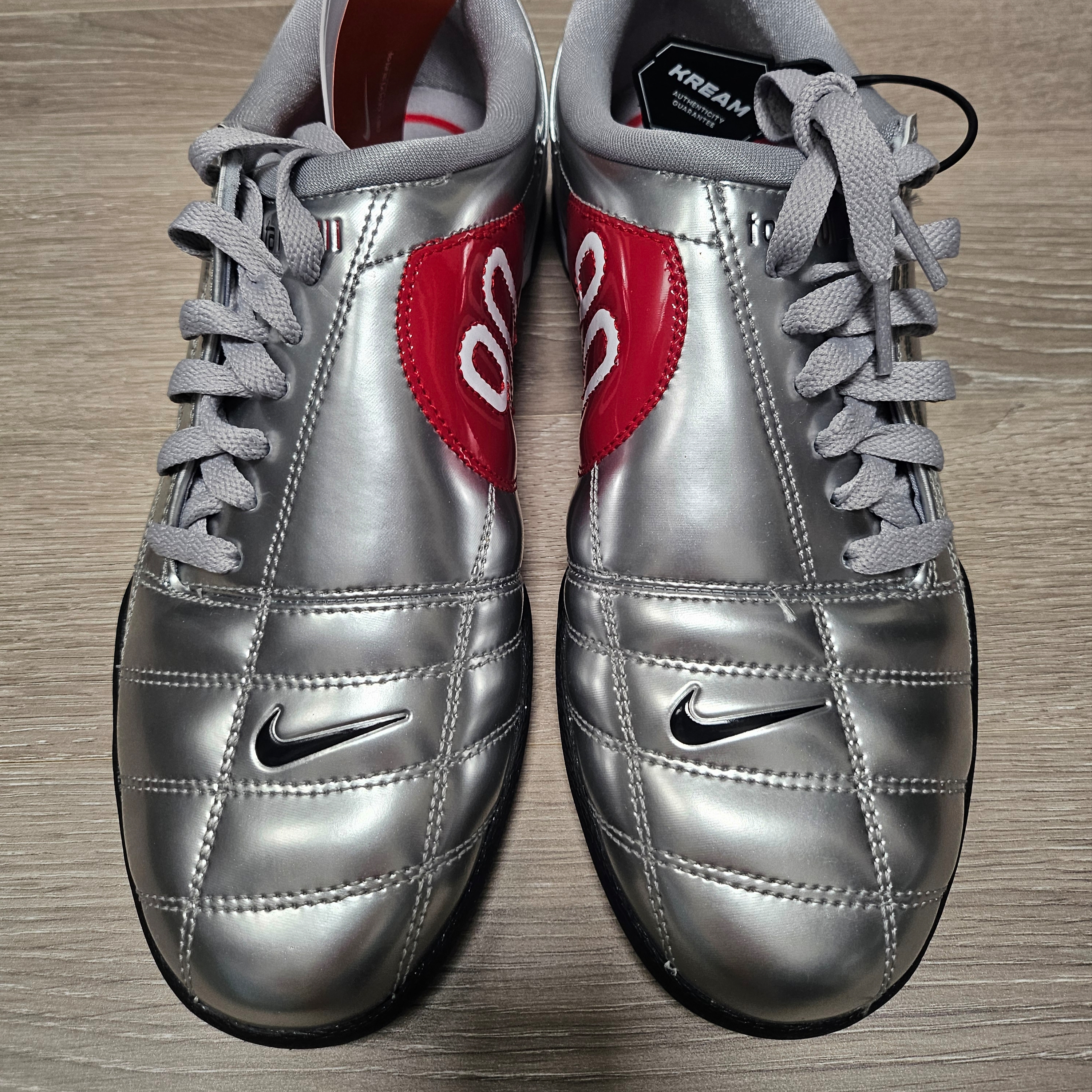 Nike Total 90 III SP Metallic Silver and Black 착용 스타일 - 3