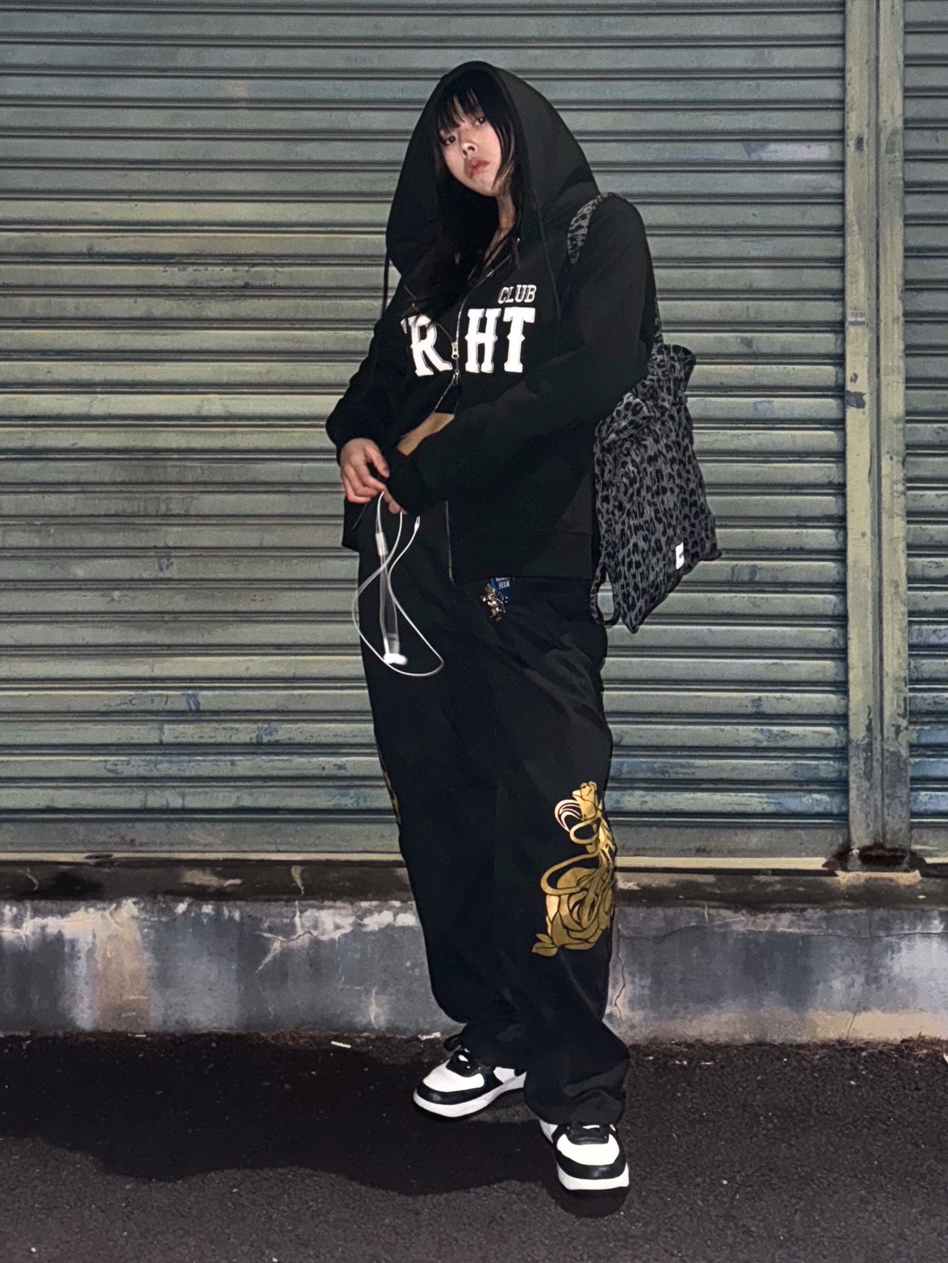 Thisisneverthat x Grateful Dead Dancing Bears Keychain Silver, Nike x Stussy Air Force 1 '07 Mid SP Black and Light Bone 착용 스타일 - 6