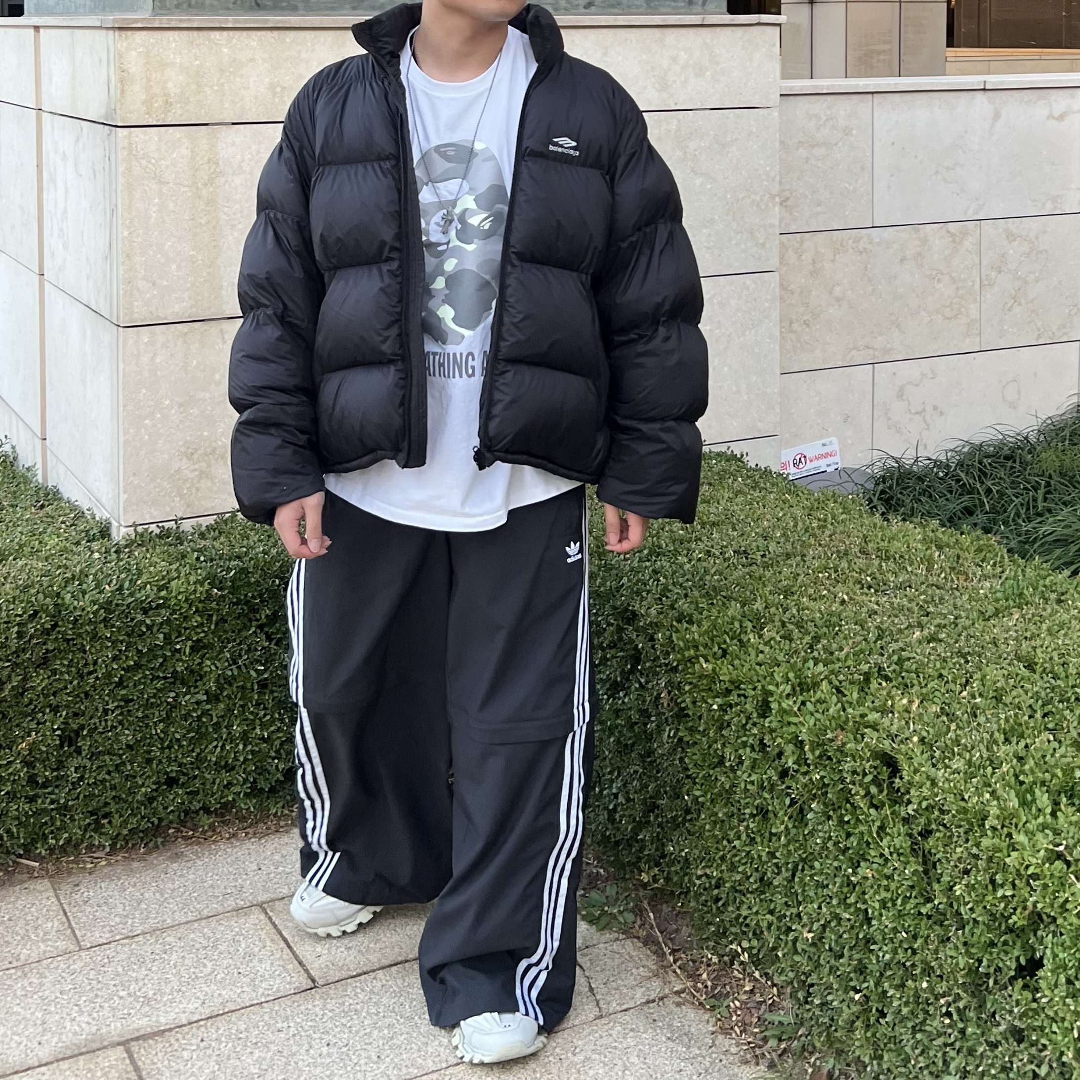 BAPE City Camo By Bathing Ape T-Shirt White, (W) Adidas Adilenium Season 2 Oversized Zip Off Track Pants Gender Neutral Black - KR Sizing 착용 스타일 - 2