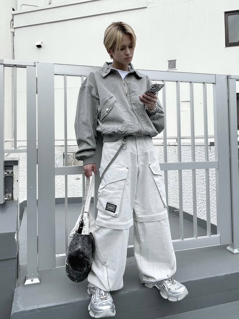 ERR BY ERRORIST Scar Detachable Cargo Denim Pants Ash 착용 스타일 - 1