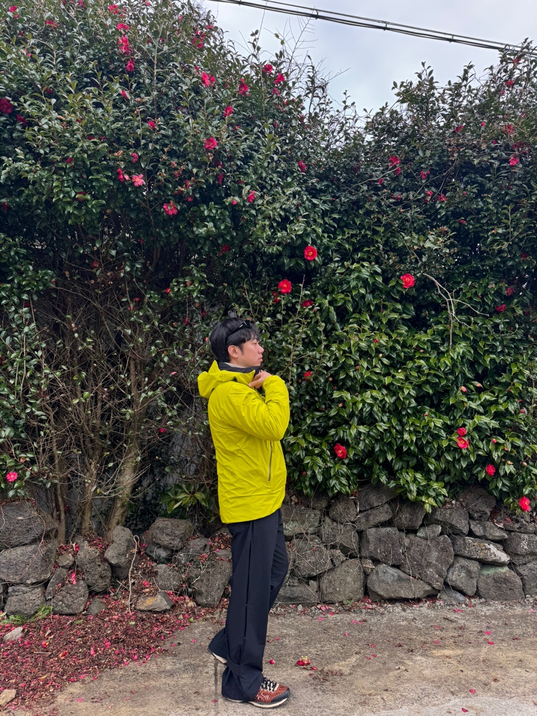 Arc'teryx Atom Hoody Black, Arc'teryx Beta Jacket Offlime 착용 스타일 - 4